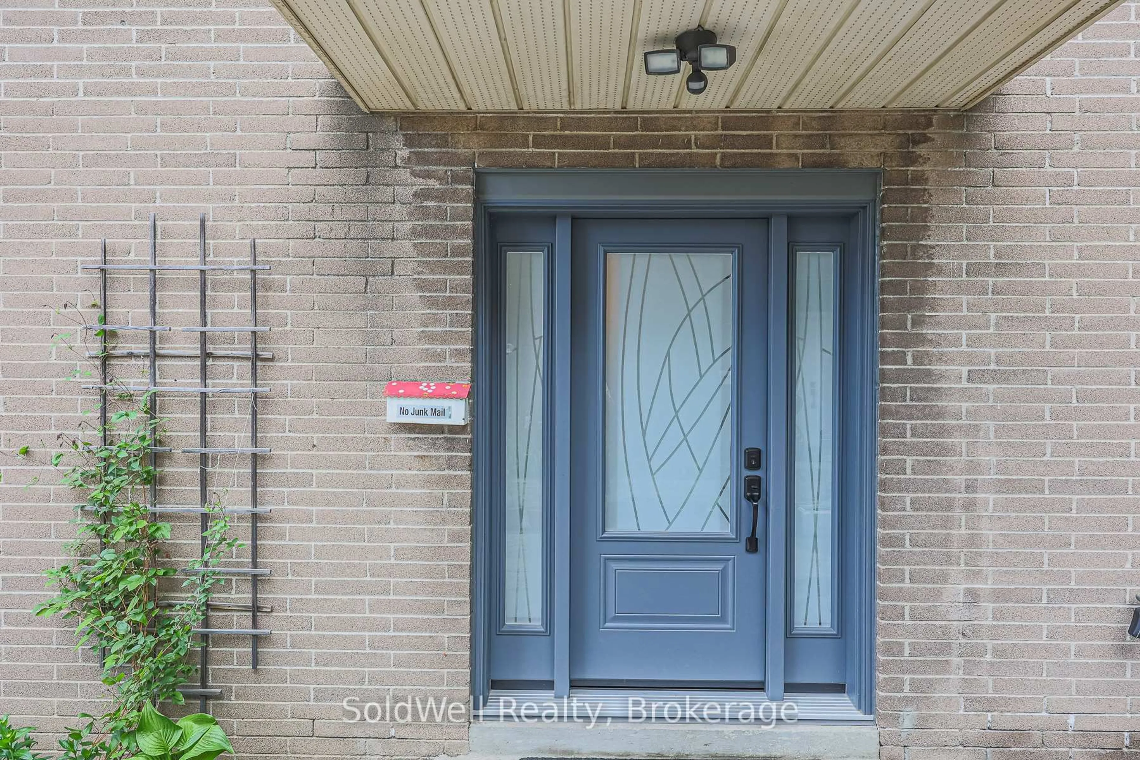 Indoor entryway for 9 Lynedock Cres, Toronto Ontario M3A 2A7