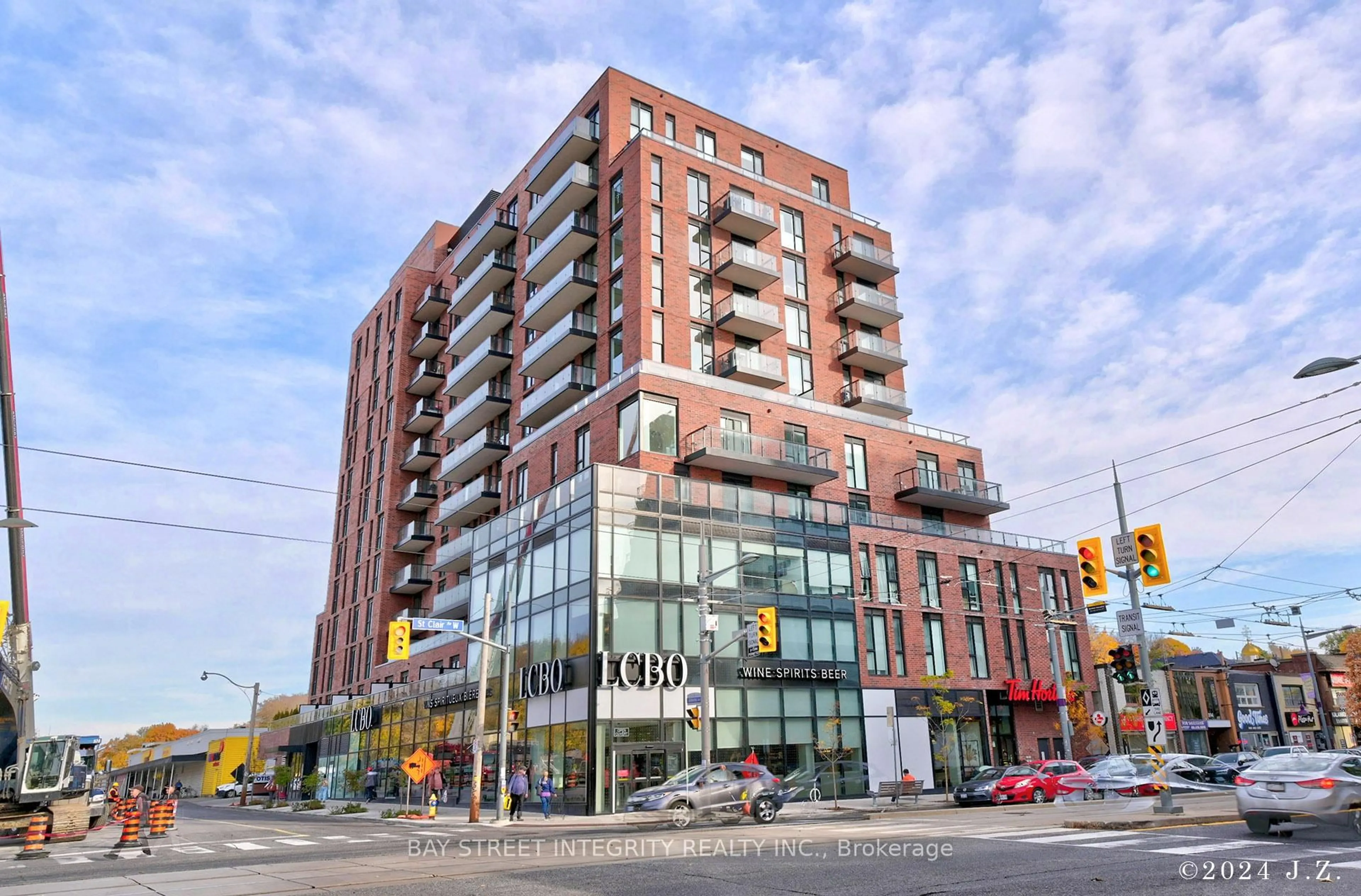 Unknown for 185 Alberta Ave #403, Toronto Ontario M6C 1C5