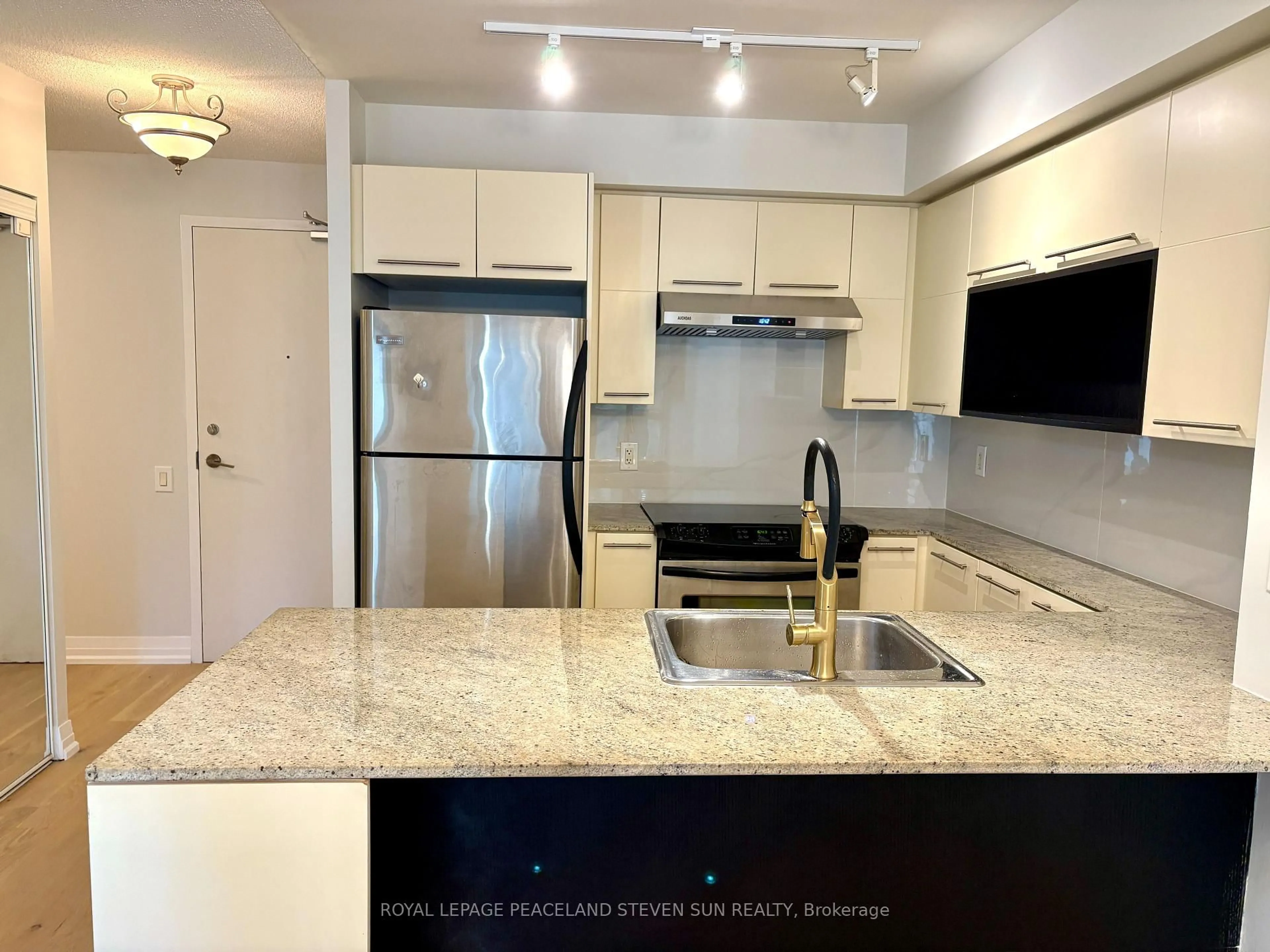 Unknown for 25 Carlton St #326, Toronto Ontario M5B 1L4