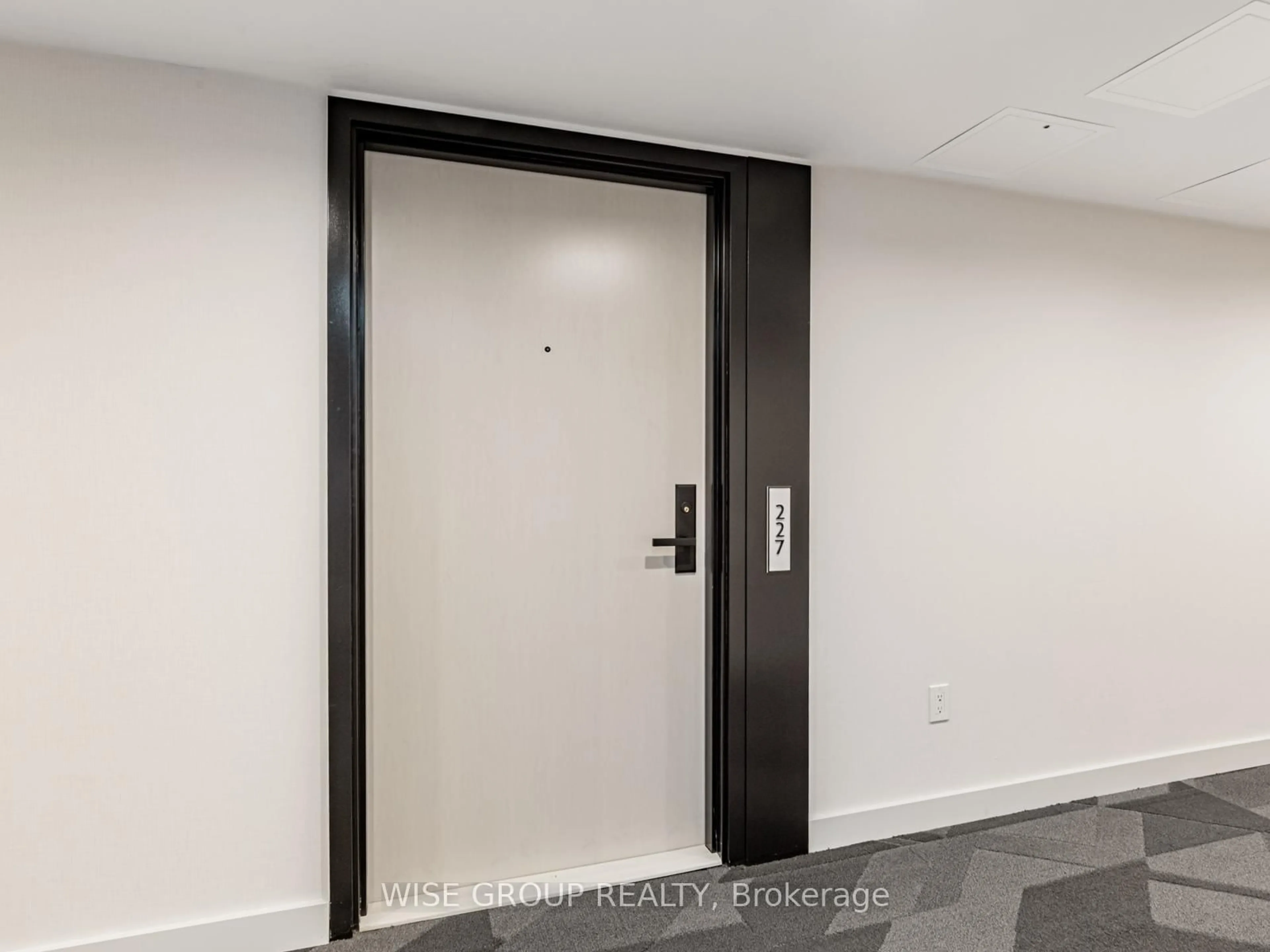 Indoor foyer for 500 Wilson Ave #227, Toronto Ontario M3H 5Y9