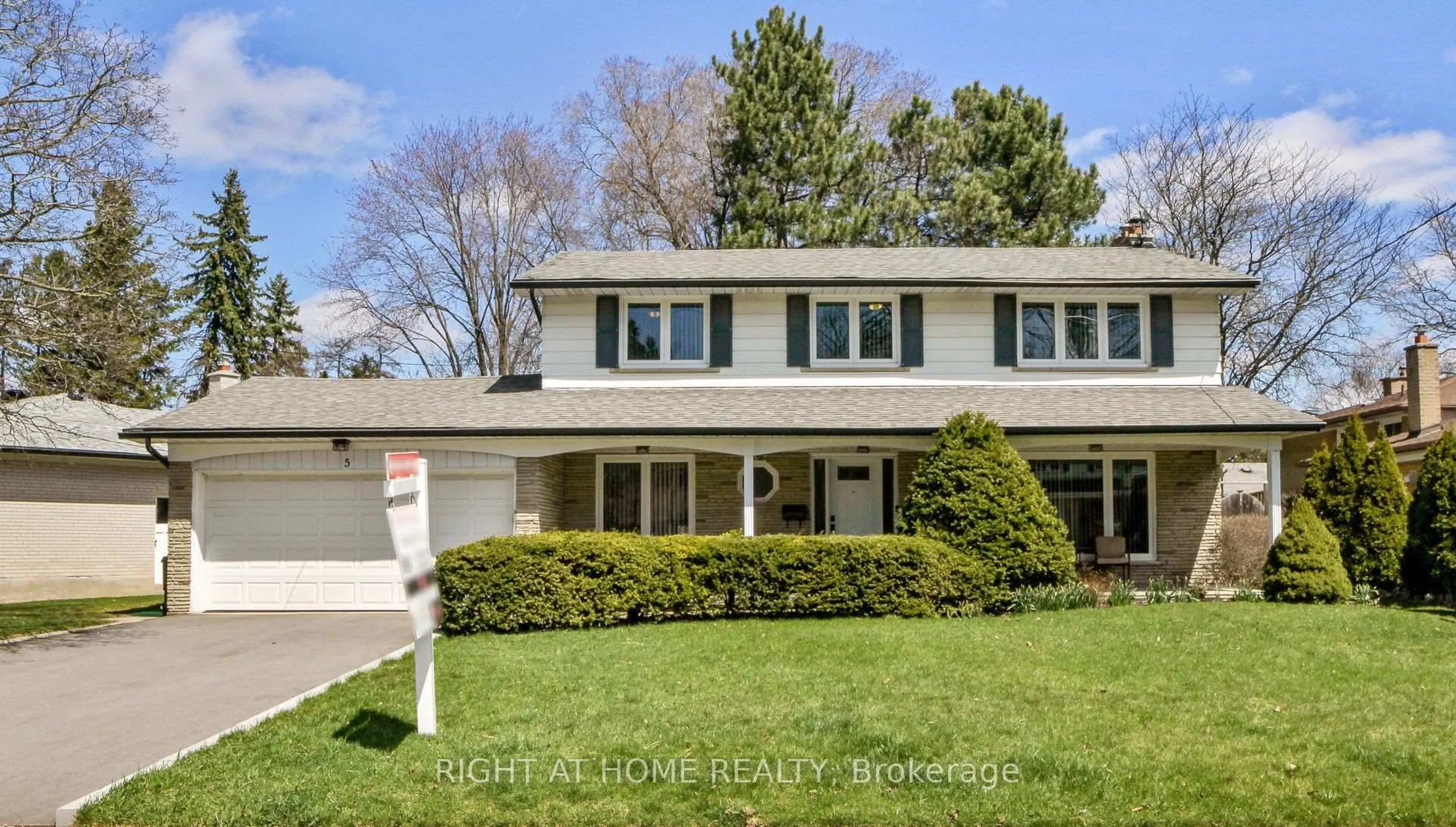 Home with vinyl exterior material, street for 5 Robinter Dr, Toronto Ontario M2M 3R1
