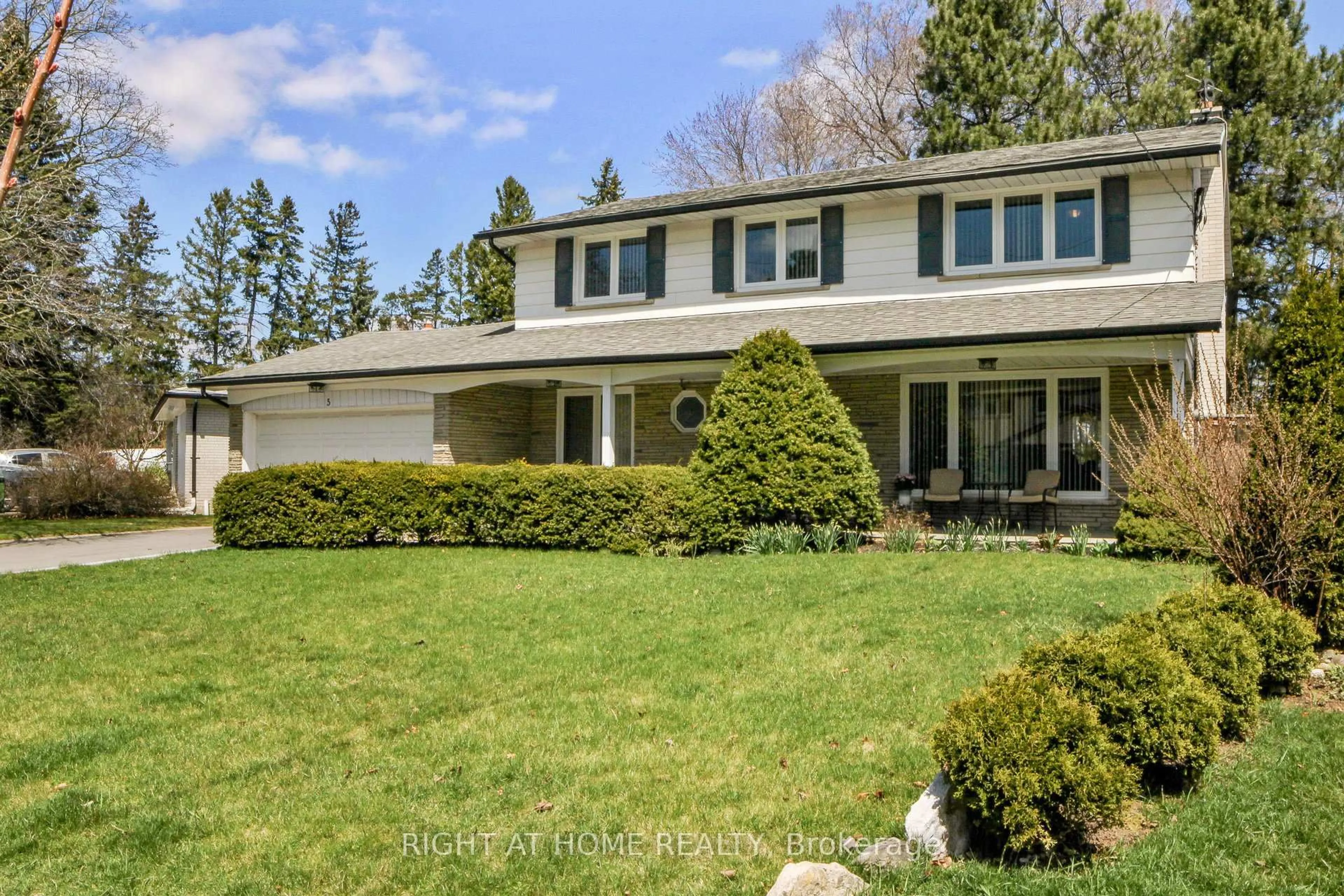 Home with vinyl exterior material, street for 5 Robinter Dr, Toronto Ontario M2M 3R1