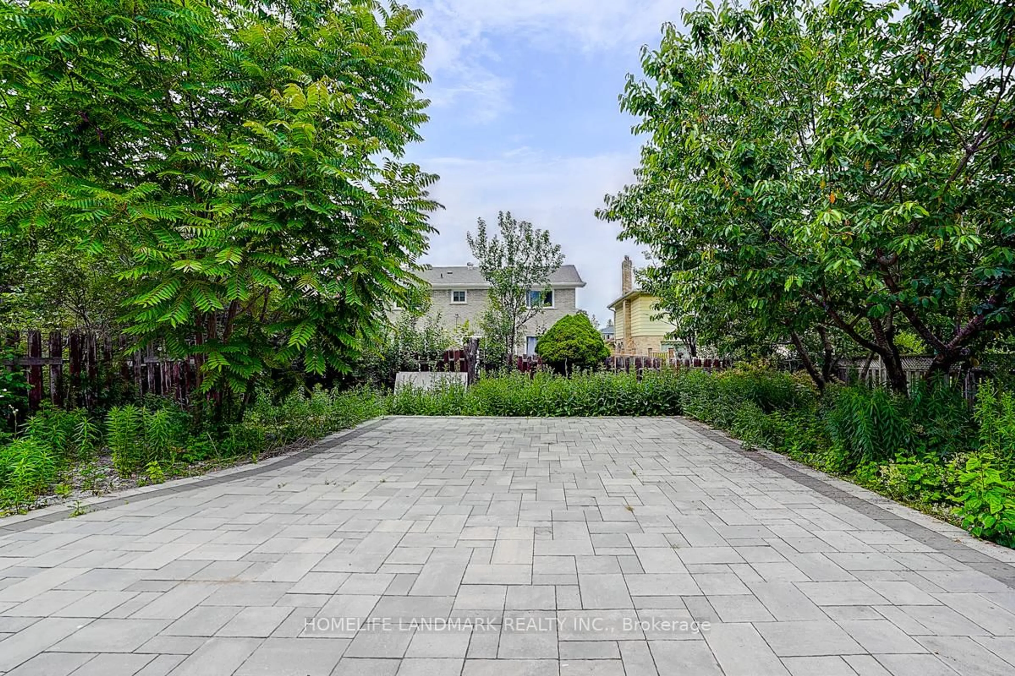 Patio, street for 89 Whitehorn Cres, Toronto Ontario M2J 3B1
