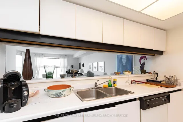 Additional property image - 77 Harbour Sq Unit 2910