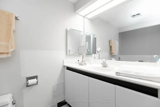 Additional property image - 77 Harbour Sq Unit 2910