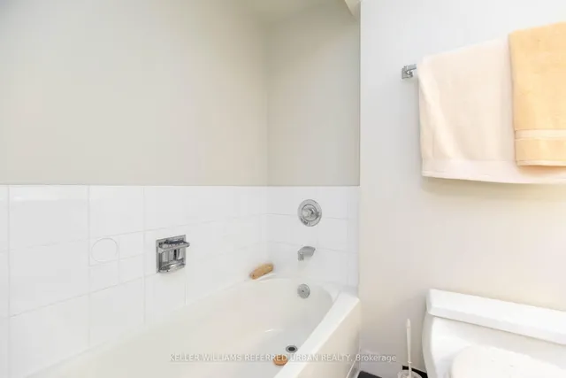 Additional property image - 77 Harbour Sq Unit 2910