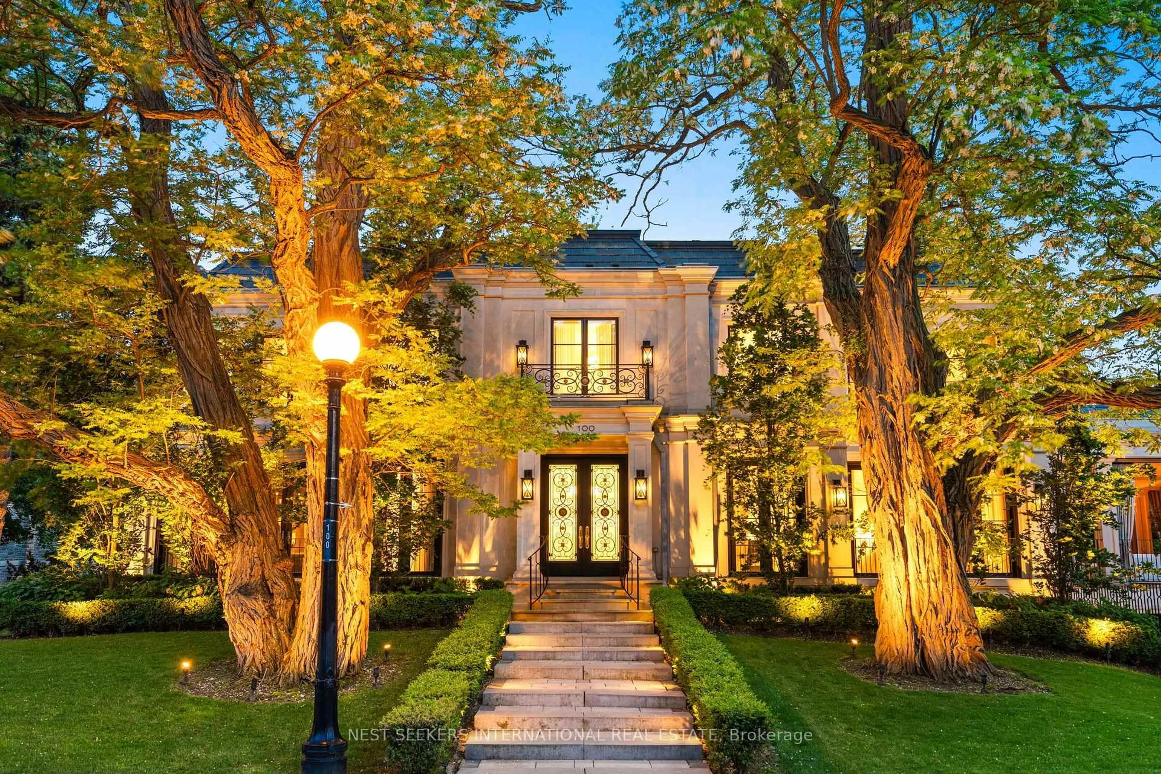 Unknown for 100 Ardwold Gate, Toronto Ontario M5R 2W2