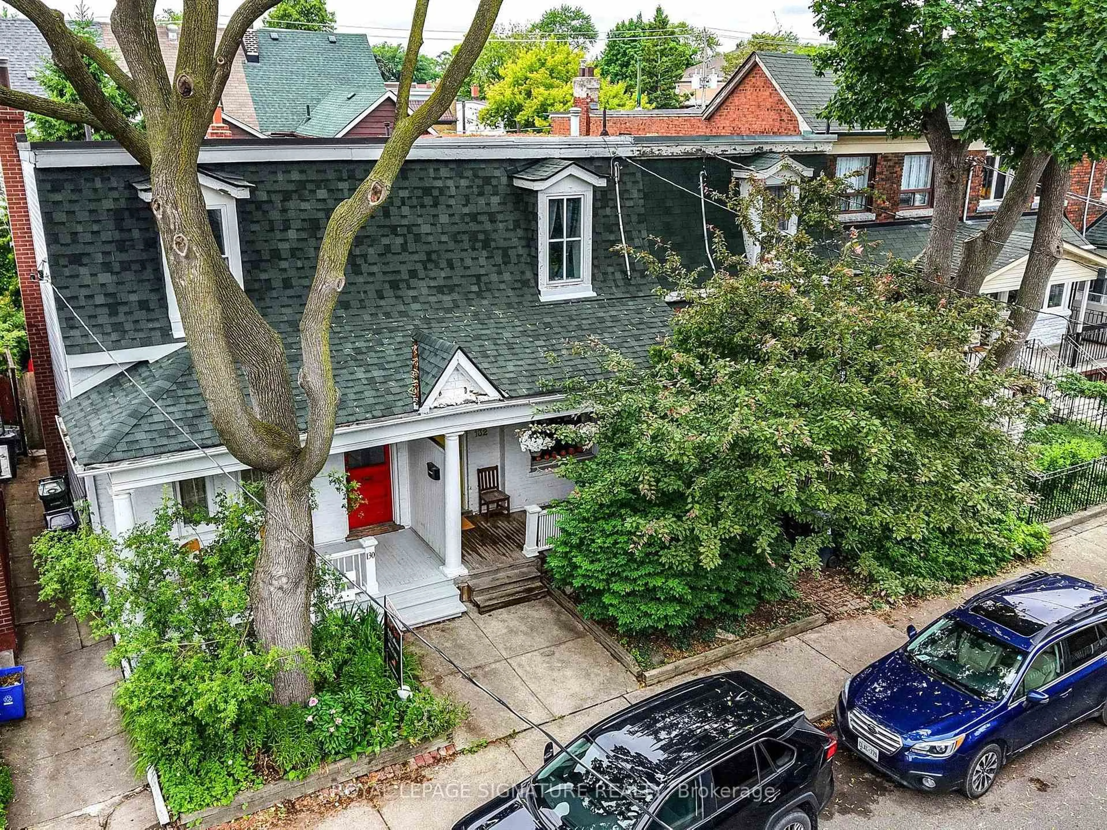 A pic from outside/outdoor area/front of a property/back of a property/a pic from drone, street for 130 Manning Ave, Toronto Ontario M6J 2K5