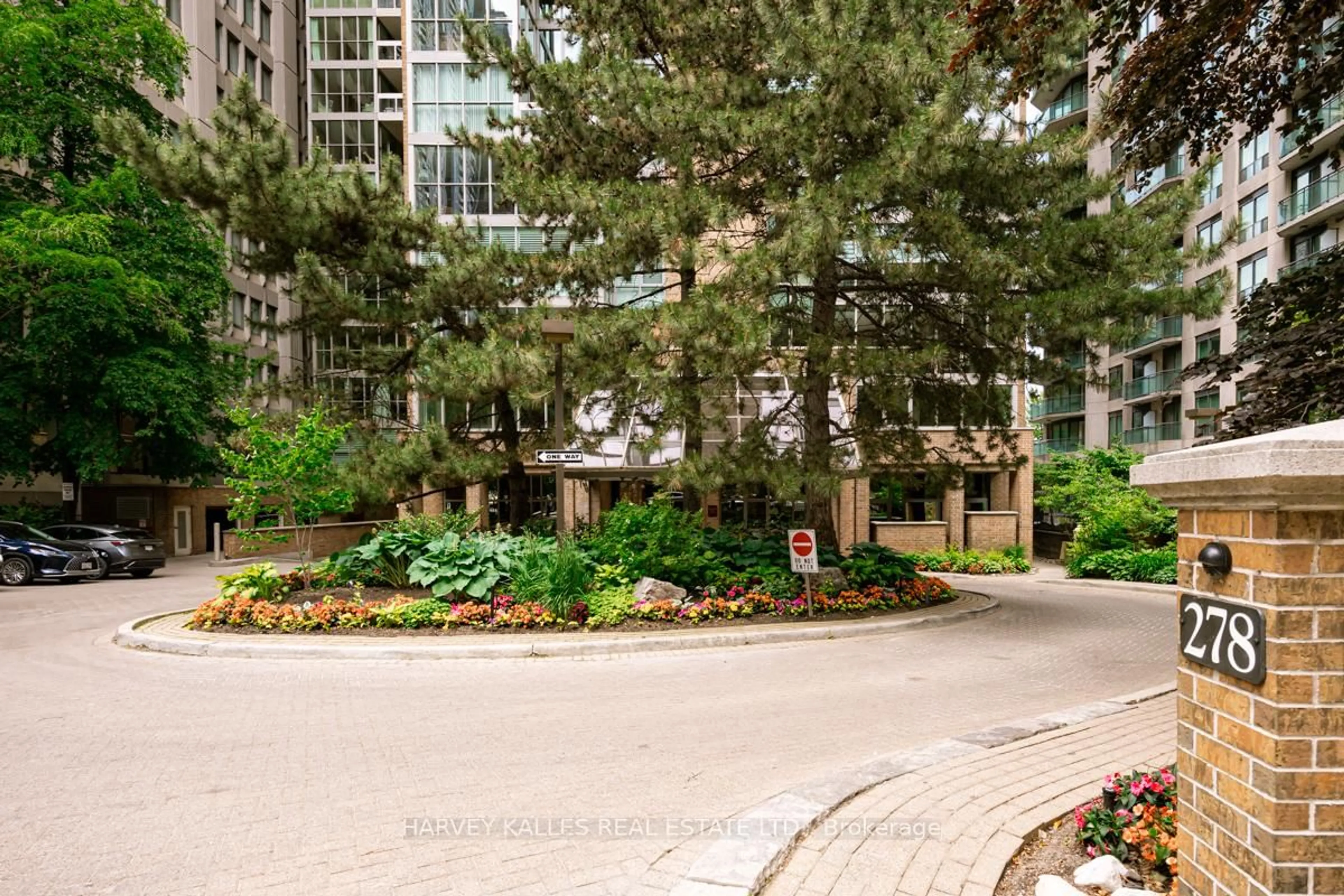 Patio, street for 278 Bloor St #1501, Toronto Ontario M4W 3M4