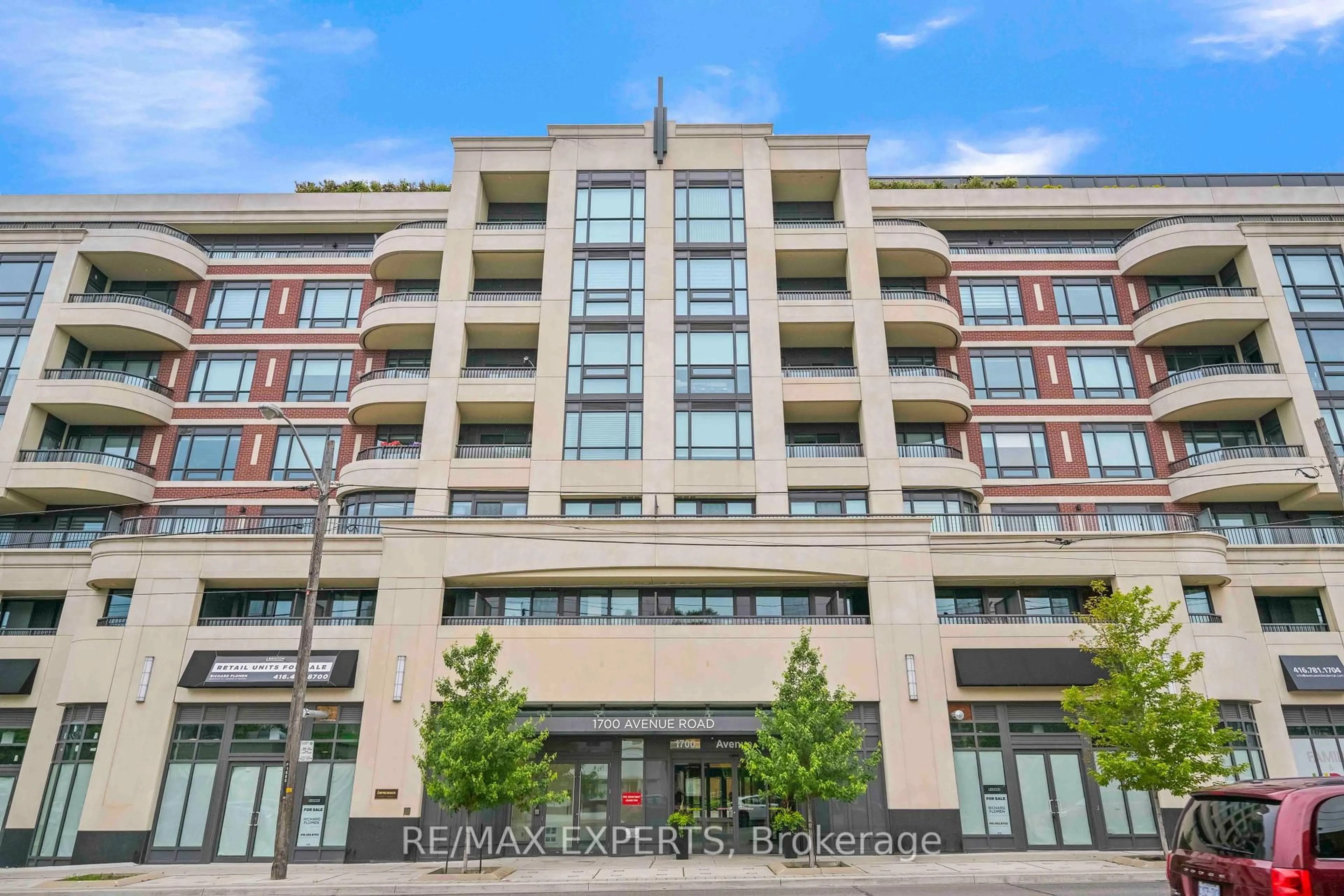 Indoor foyer for 1700 Avenue Rd #702, Toronto Ontario M5M 3Y4