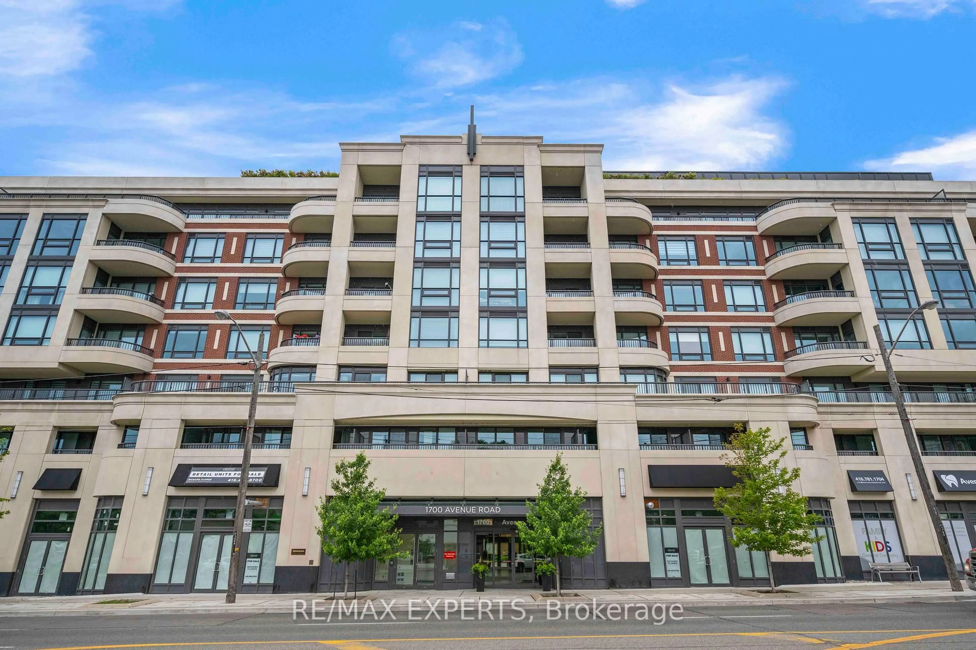 Indoor foyer for 1700 Avenue Rd #702, Toronto Ontario M5M 3Y4