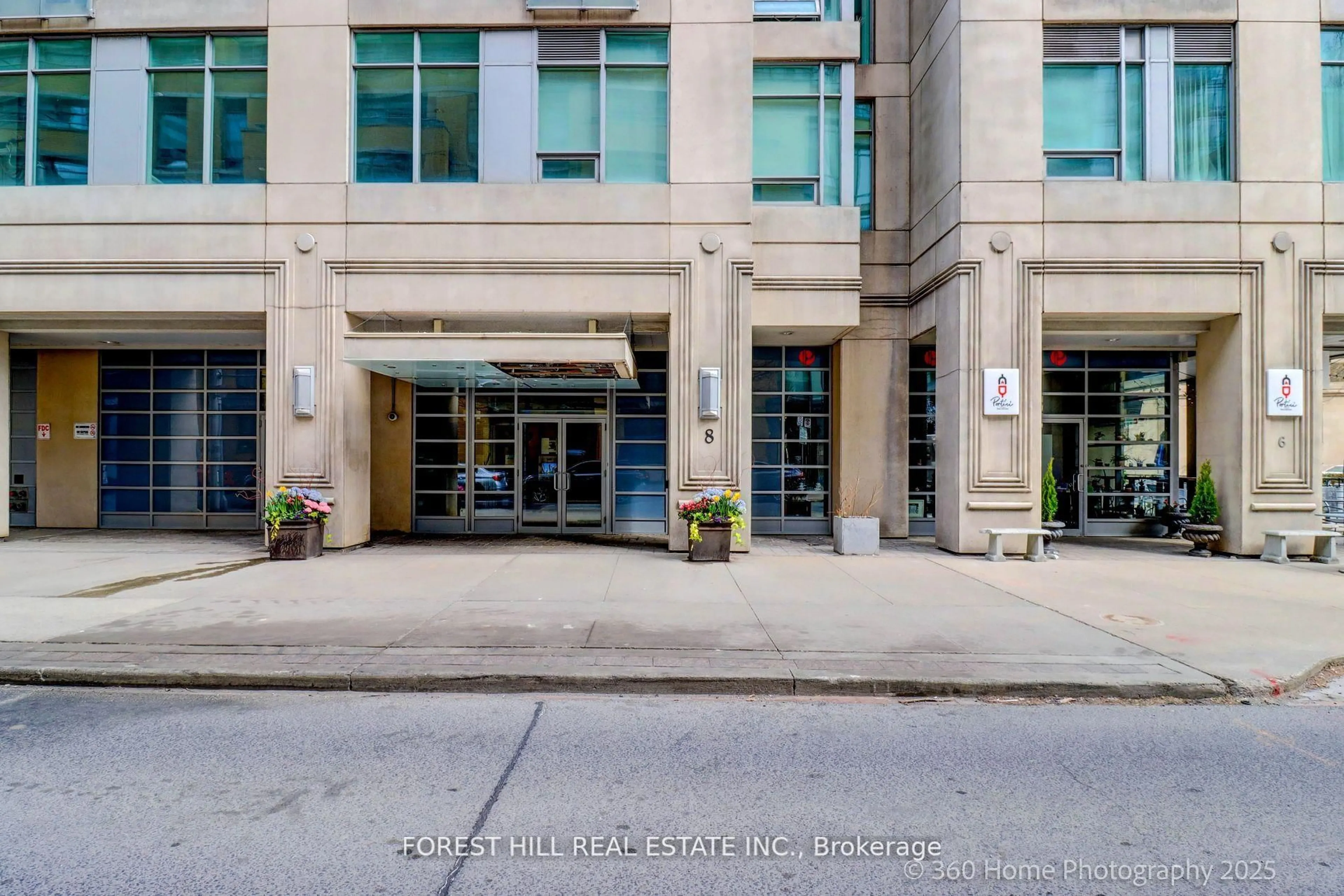 Indoor foyer for 8 Scollard St #302, Toronto Ontario M5R 1M2