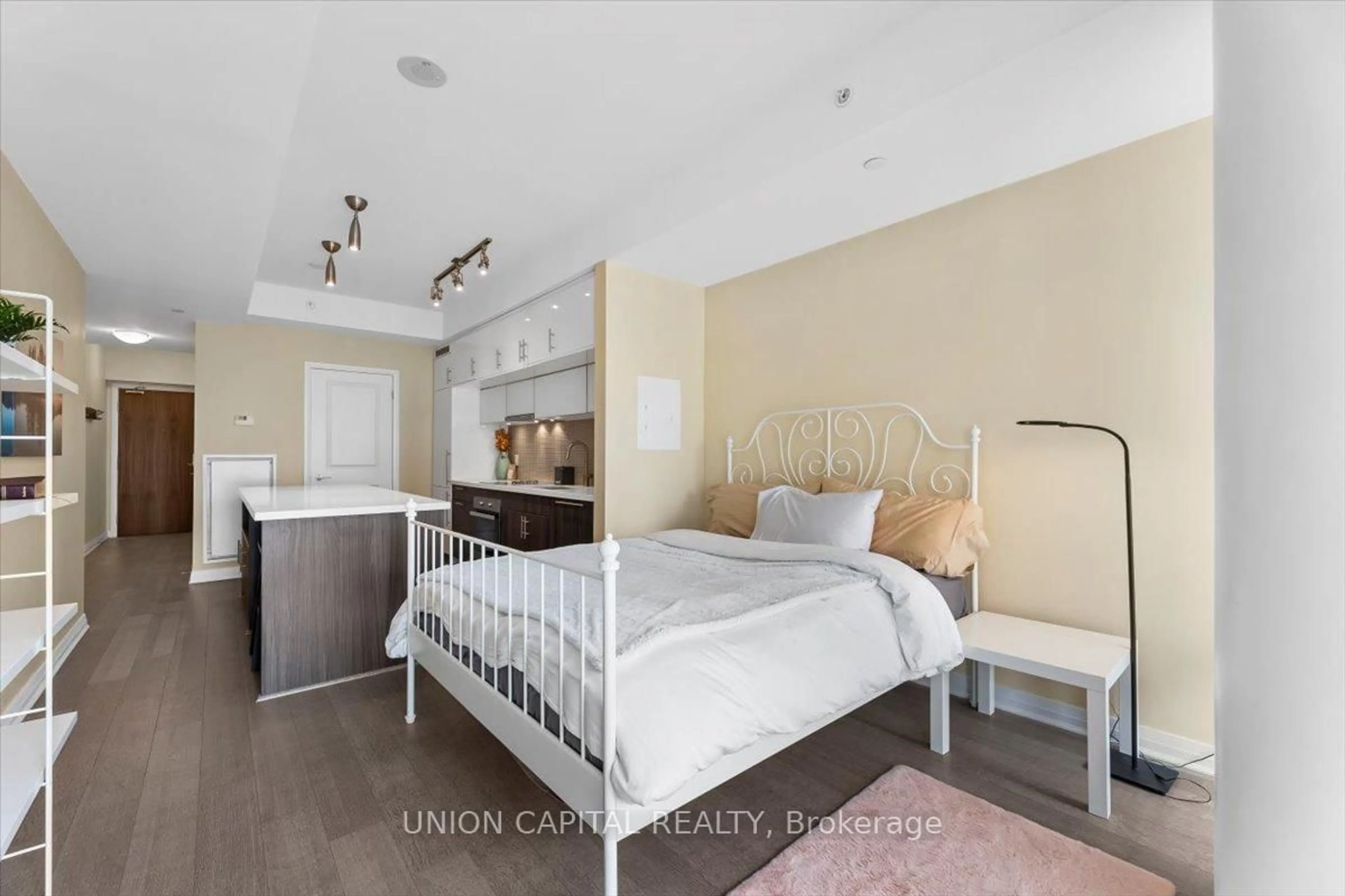 Bedroom with bed, wood/laminate floor for 8 Mercer St #2803, Toronto Ontario M5V 0C4