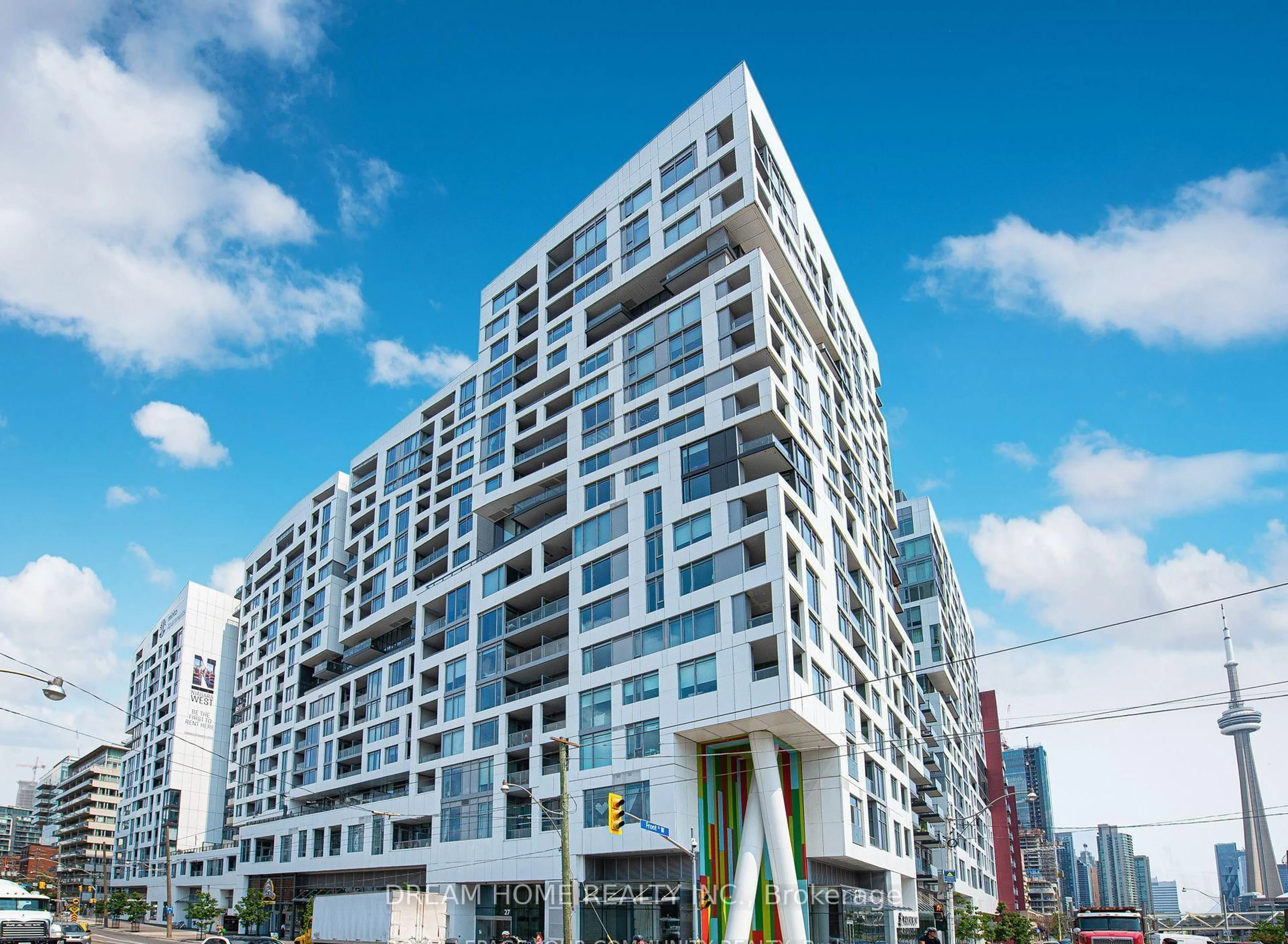 Home with vinyl exterior material, building for 27 Bathurst St #617, Toronto Ontario M5V 0R1