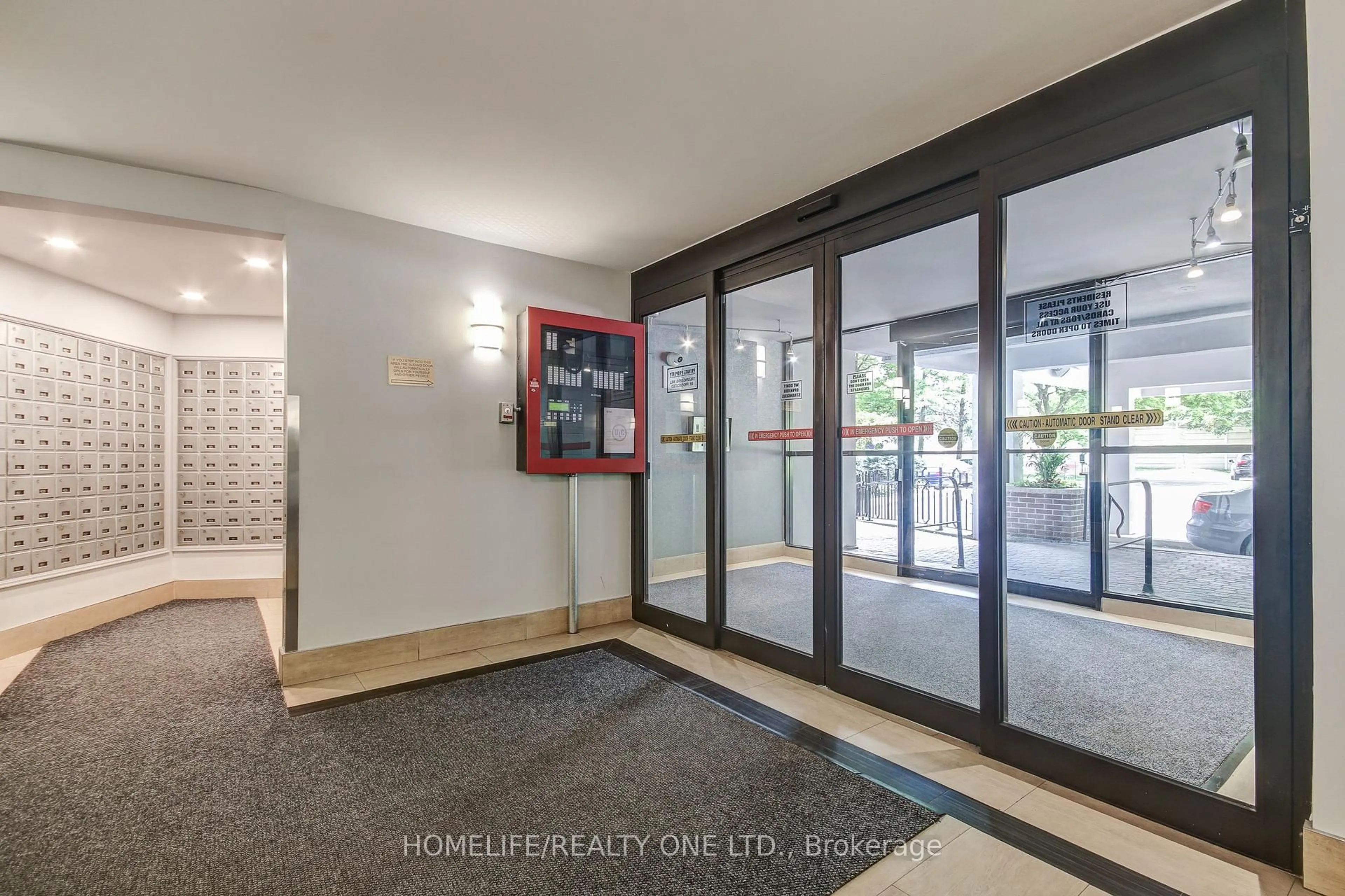 Indoor foyer for 5 Shady Gfwy #1011, Toronto Ontario M3C 3A5
