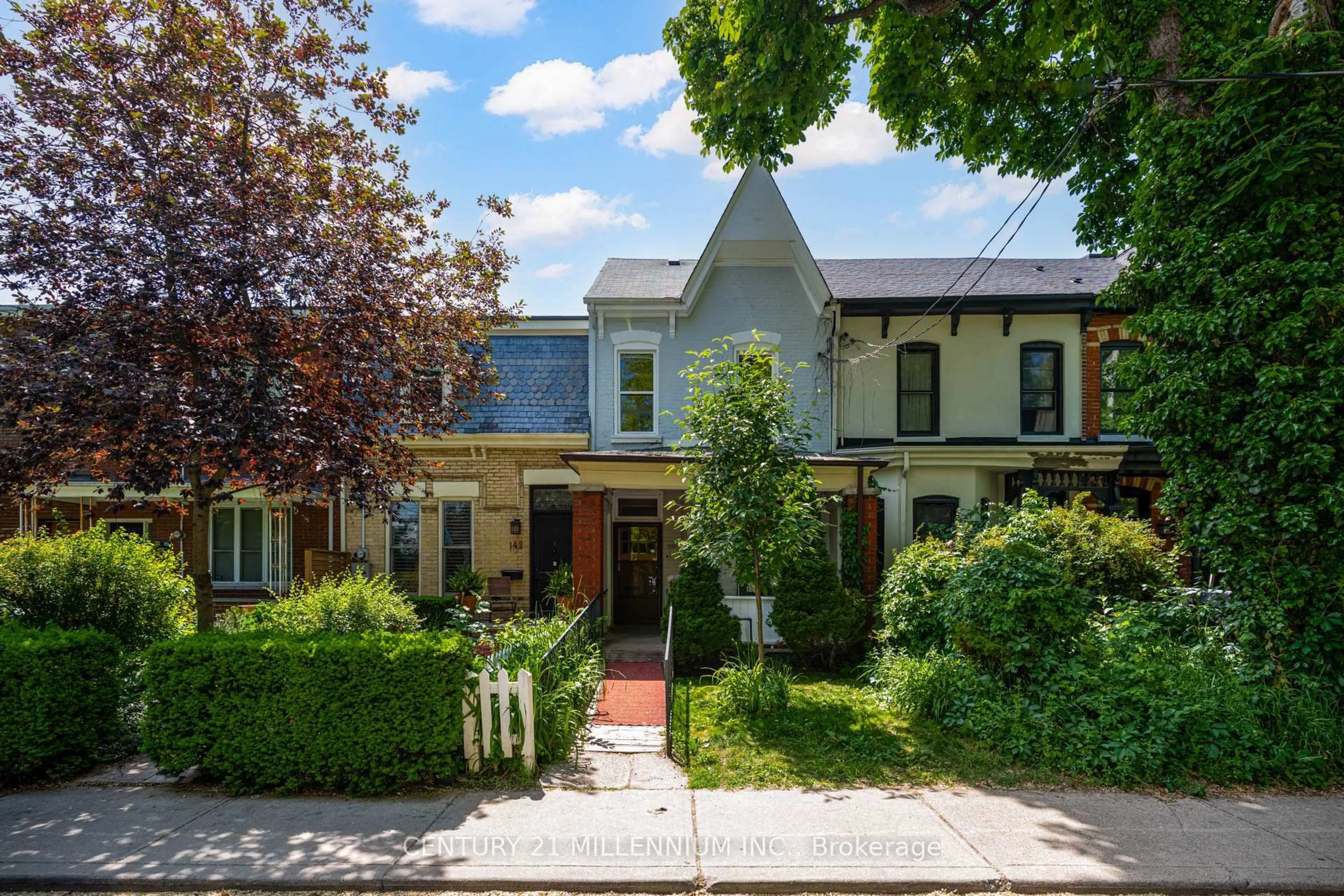Home with brick exterior material, street for 144 Robert St, Toronto Ontario M5S 2K3