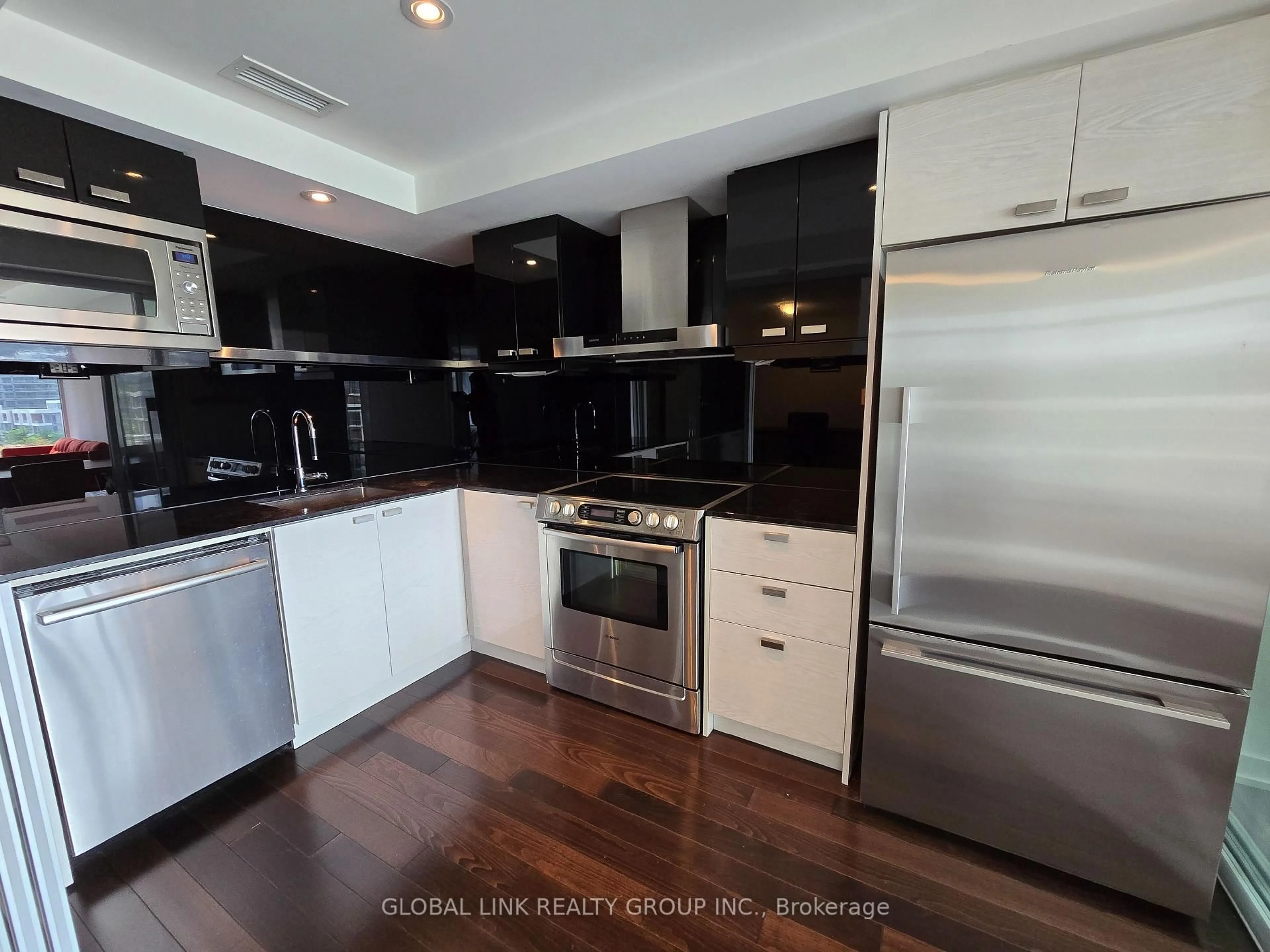 Unknown for 121 Mcmahon Dr #915, Toronto Ontario M2K 0C1
