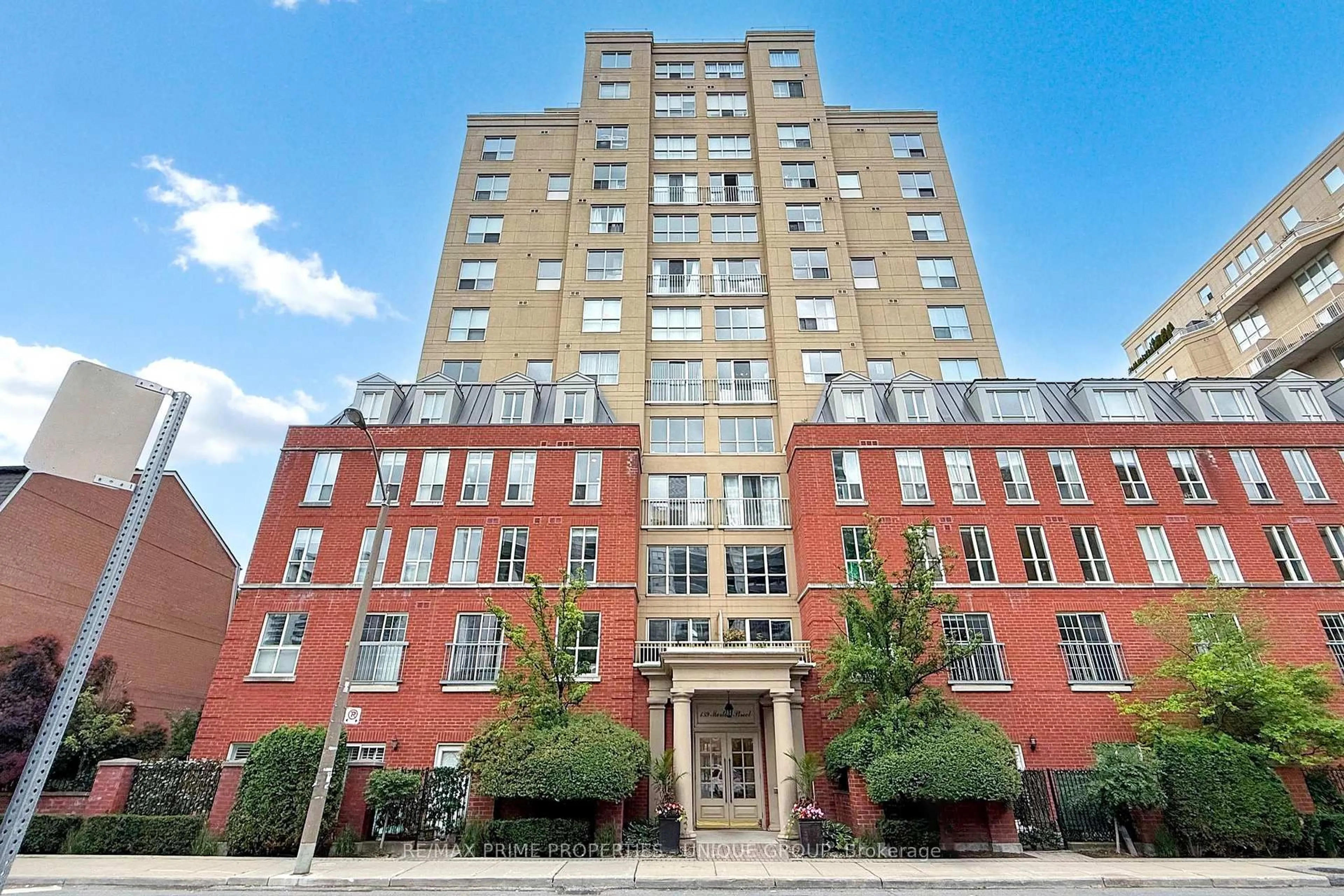 Home with brick exterior material, building for 139 Merton St #630, Toronto Ontario M4S 3G7