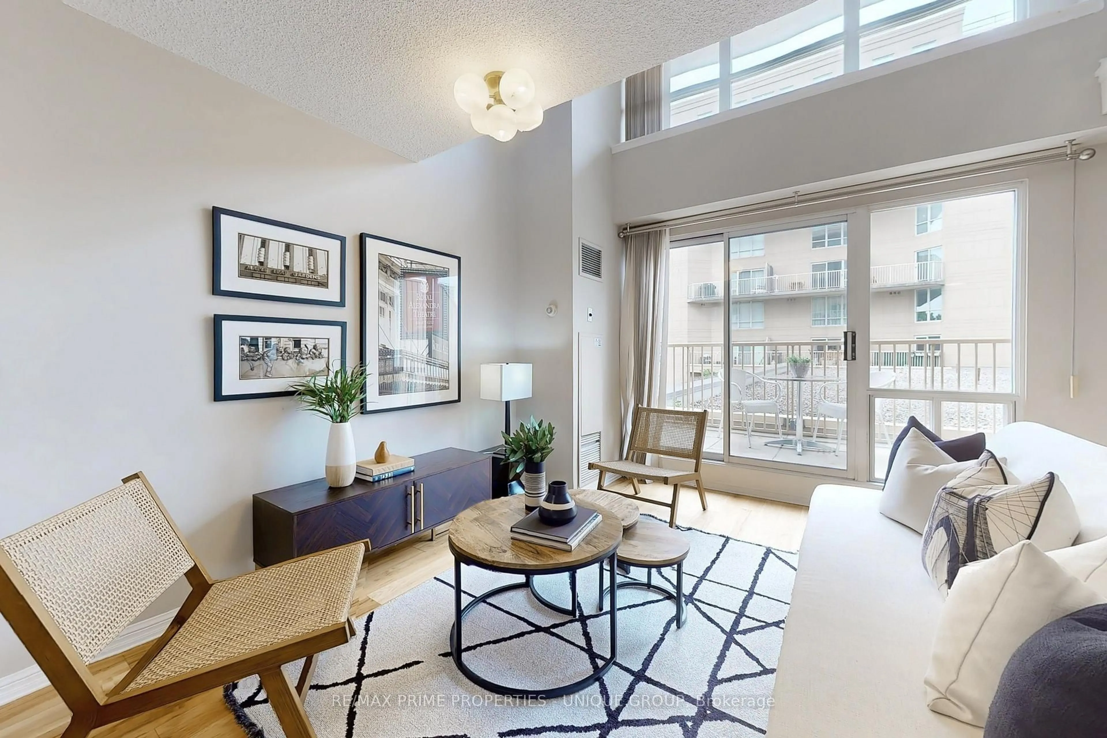 Living room with furniture, unknown for 139 Merton St #630, Toronto Ontario M4S 3G7