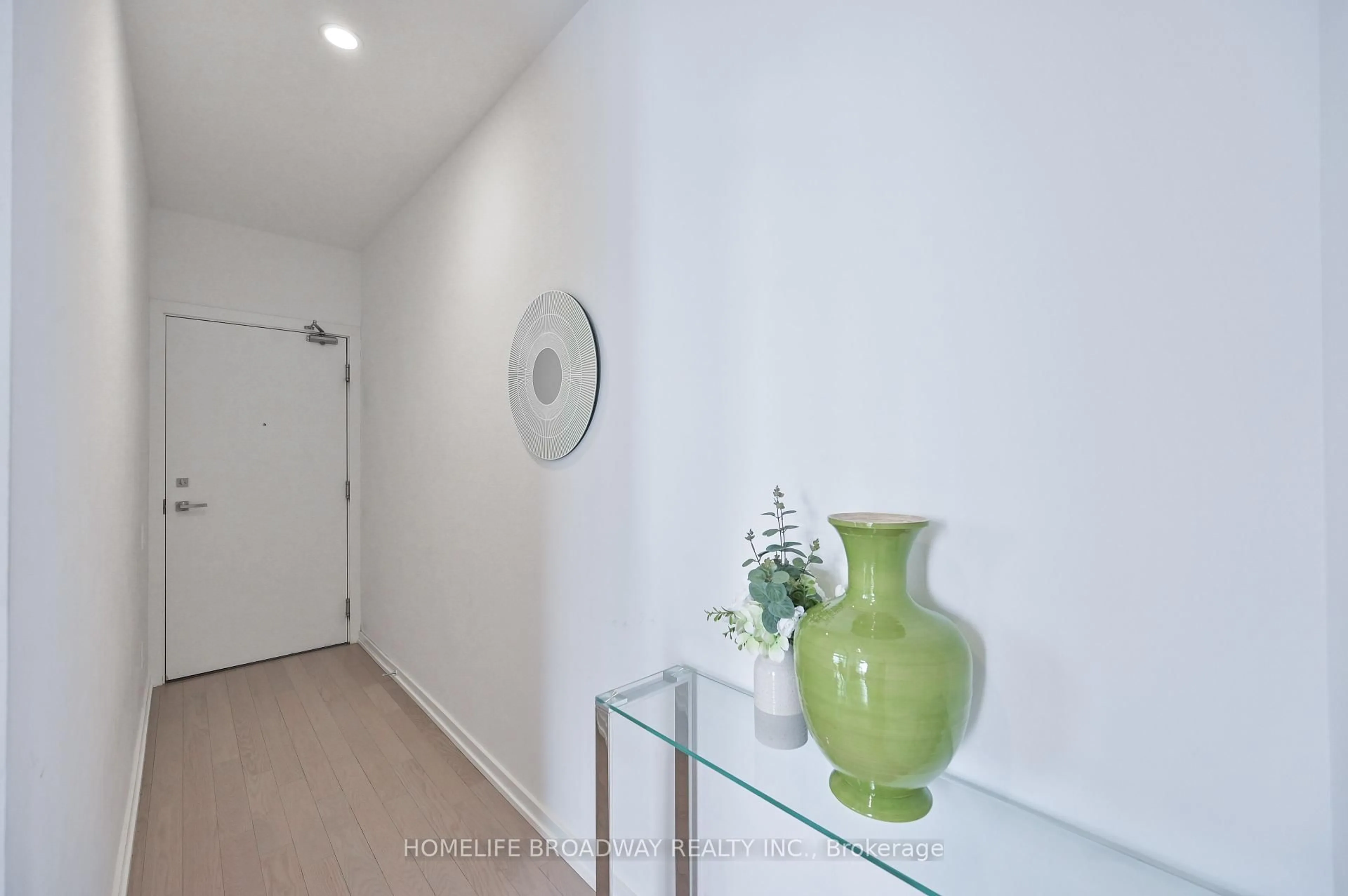 Indoor foyer for 101 Peter St #1116, Toronto Ontario M5V 0G6