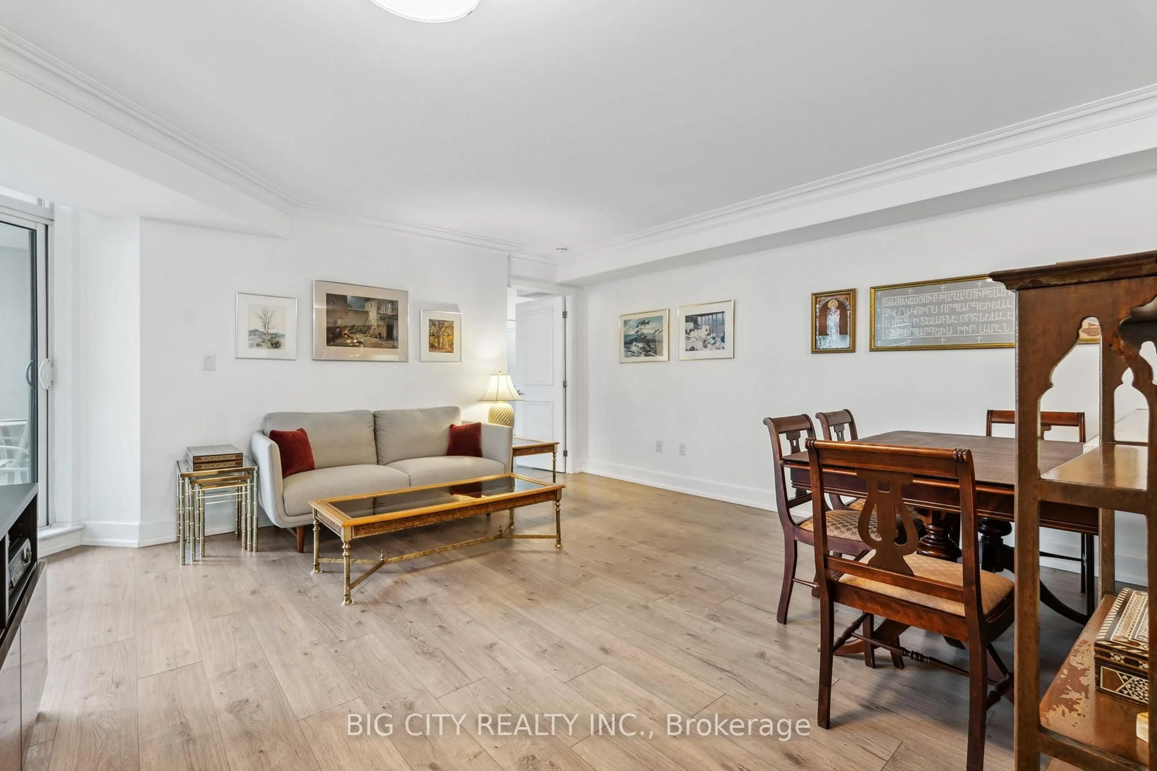 Living room with furniture, unknown for 650 Sheppard Ave #507, Toronto Ontario M2K 3E4