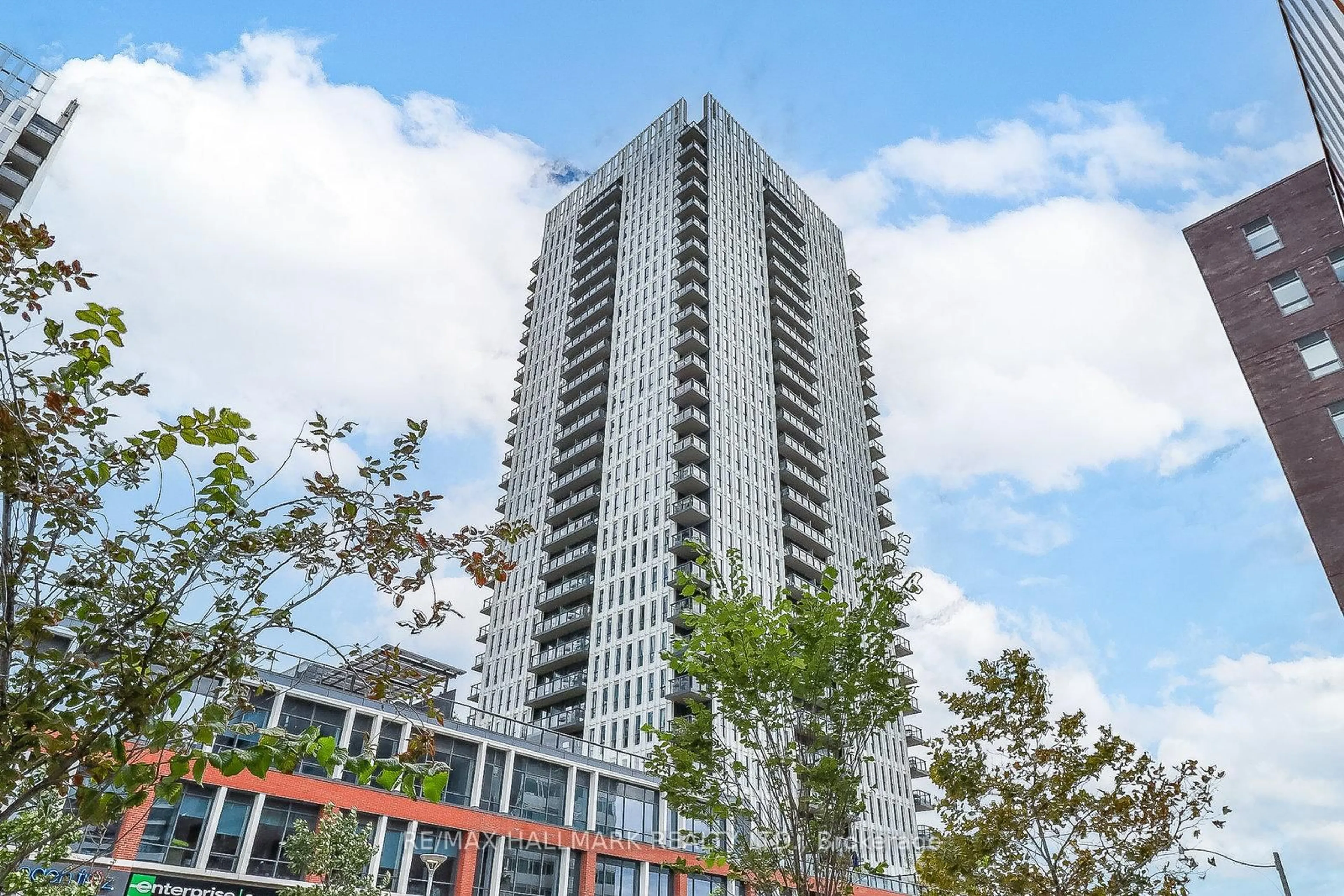 Indoor foyer for 55 Regent Park Blvd #911, Toronto Ontario M5A 0C2