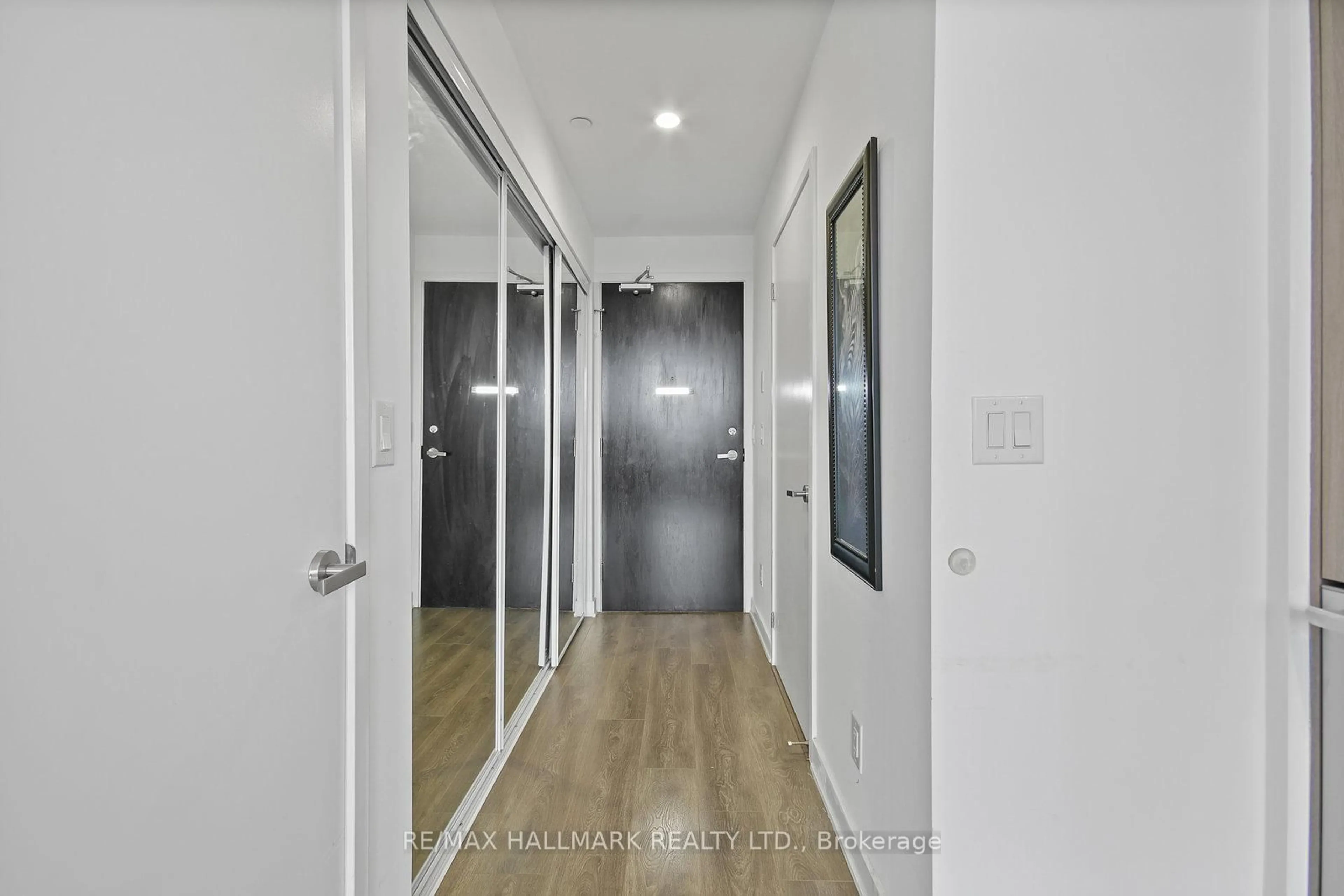 Indoor entryway for 55 Regent Park Blvd #911, Toronto Ontario M5A 0C2