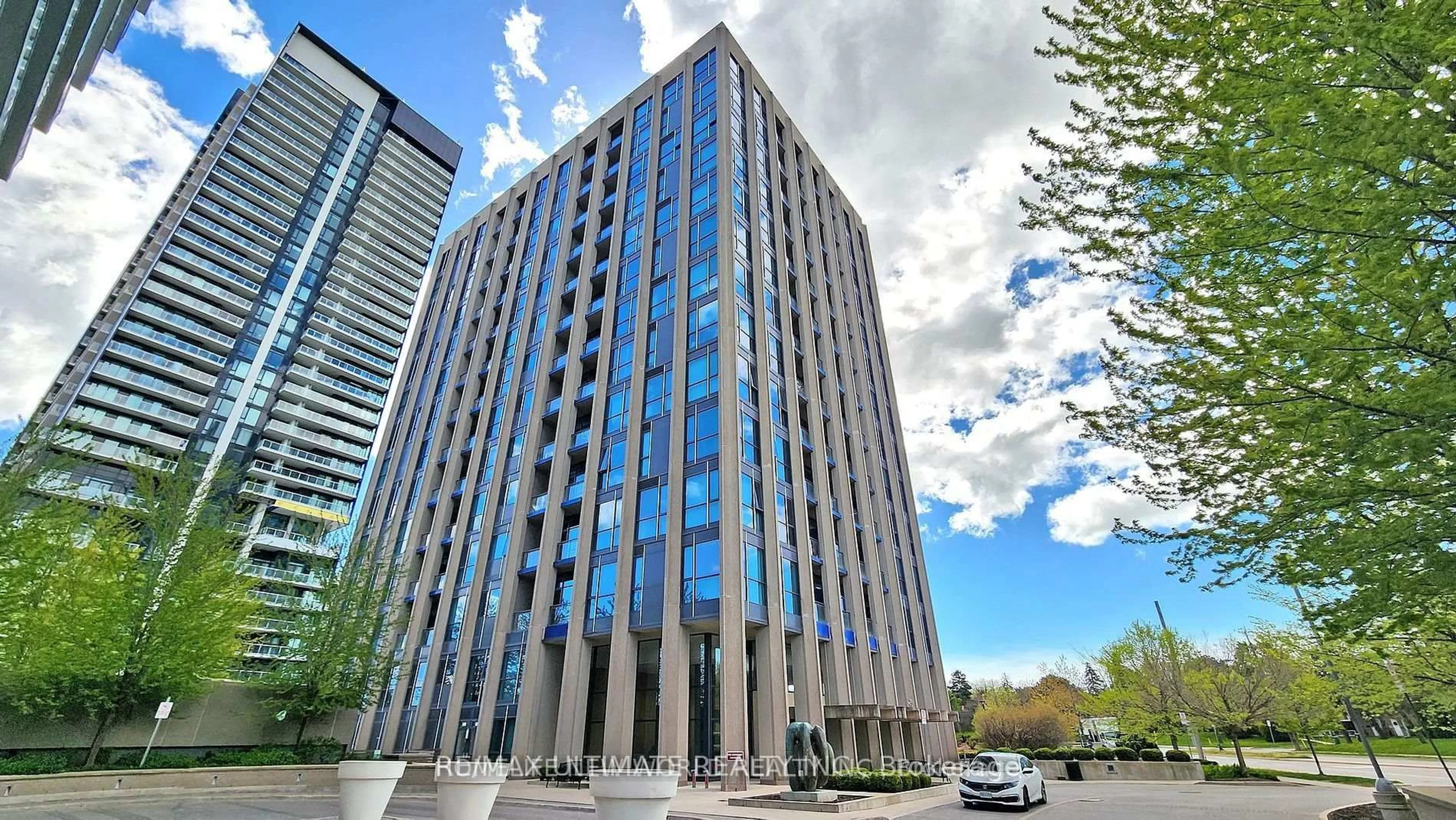 Indoor foyer for 75 The Donway Way #503, Toronto Ontario M3C 2E9