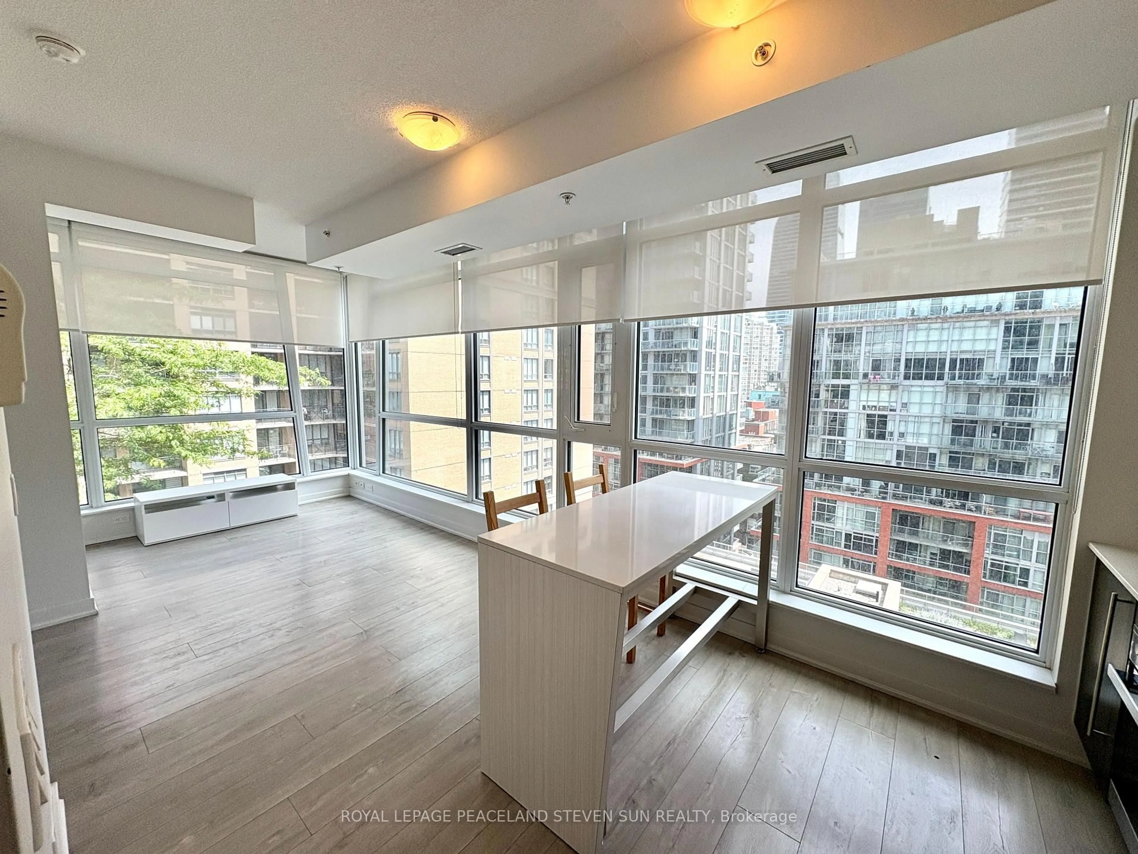 Unknown for 199 Richmond St #1004, Toronto Ontario M5V 0H4