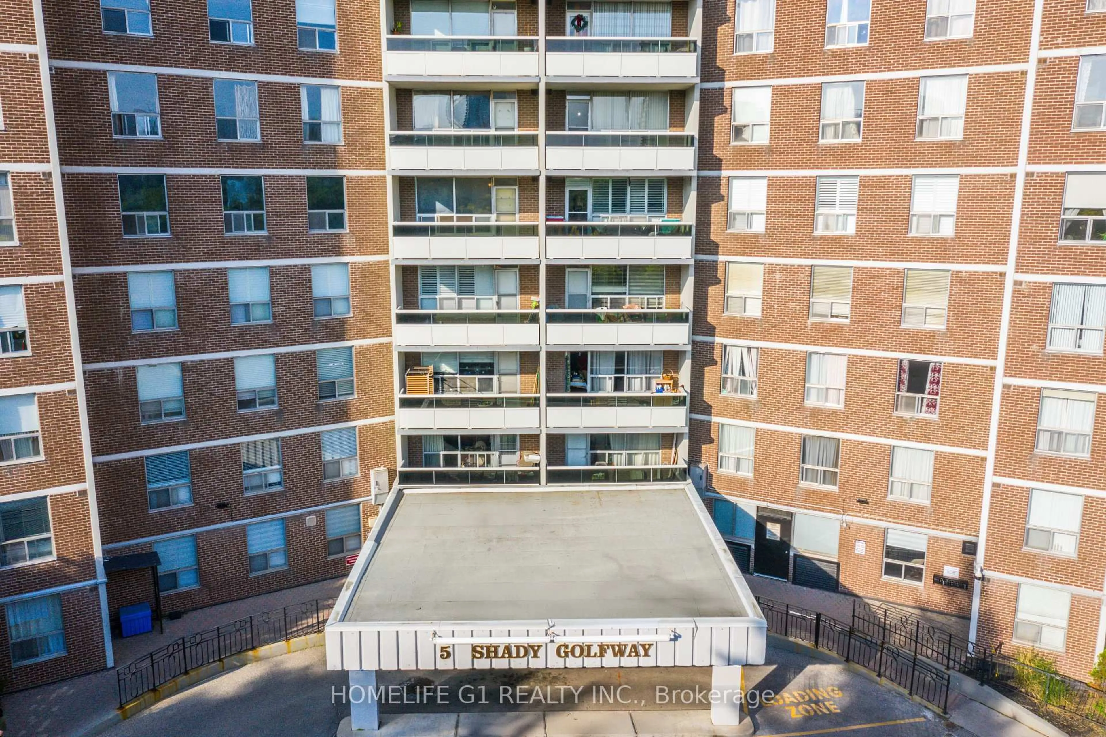 A pic from outside/outdoor area/front of a property/back of a property/a pic from drone, building for 5 Shady Gfwy #706, Toronto Ontario M3C 3A5