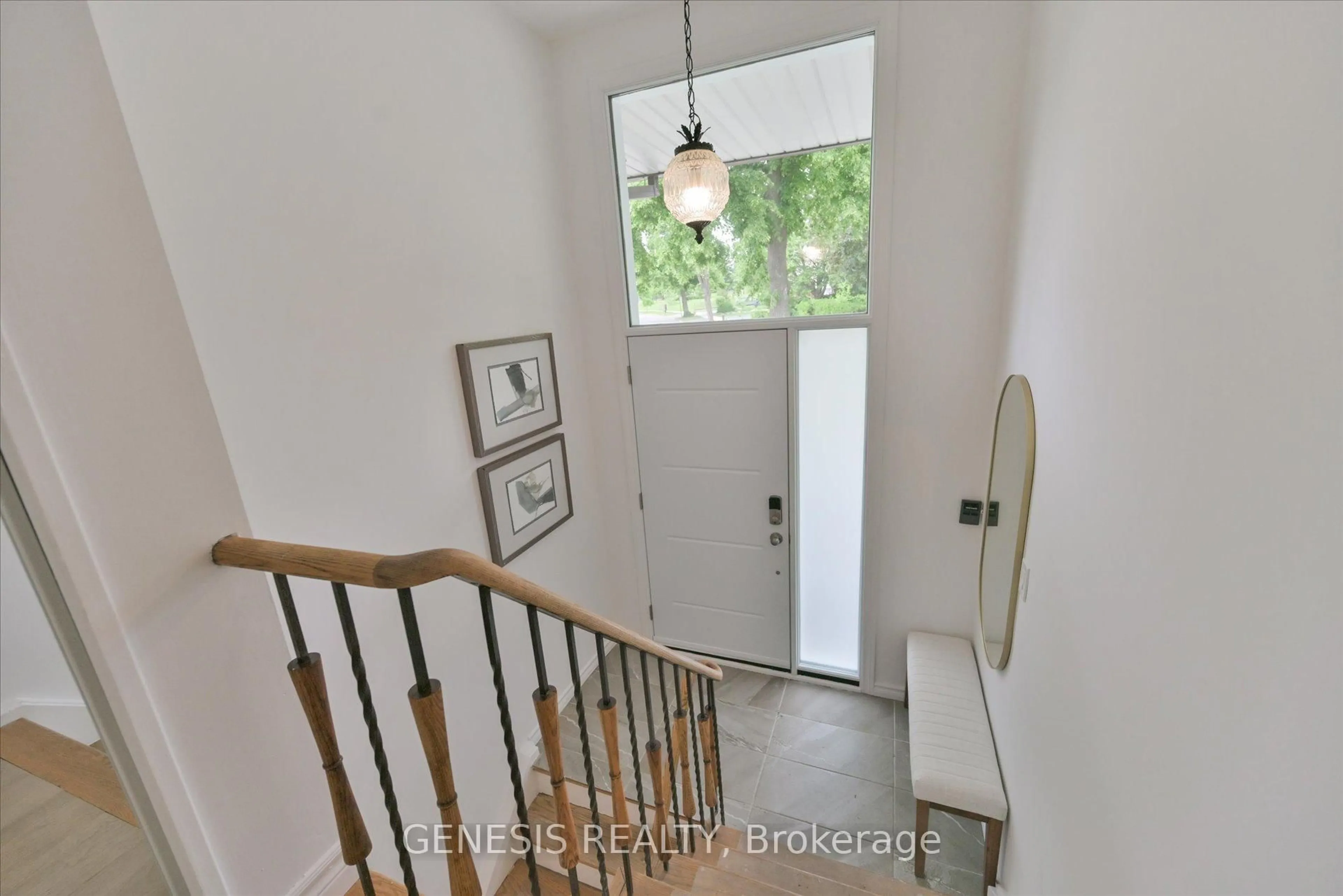 Indoor entryway for 181 Angus Dr, Toronto Ontario M2J 2W9