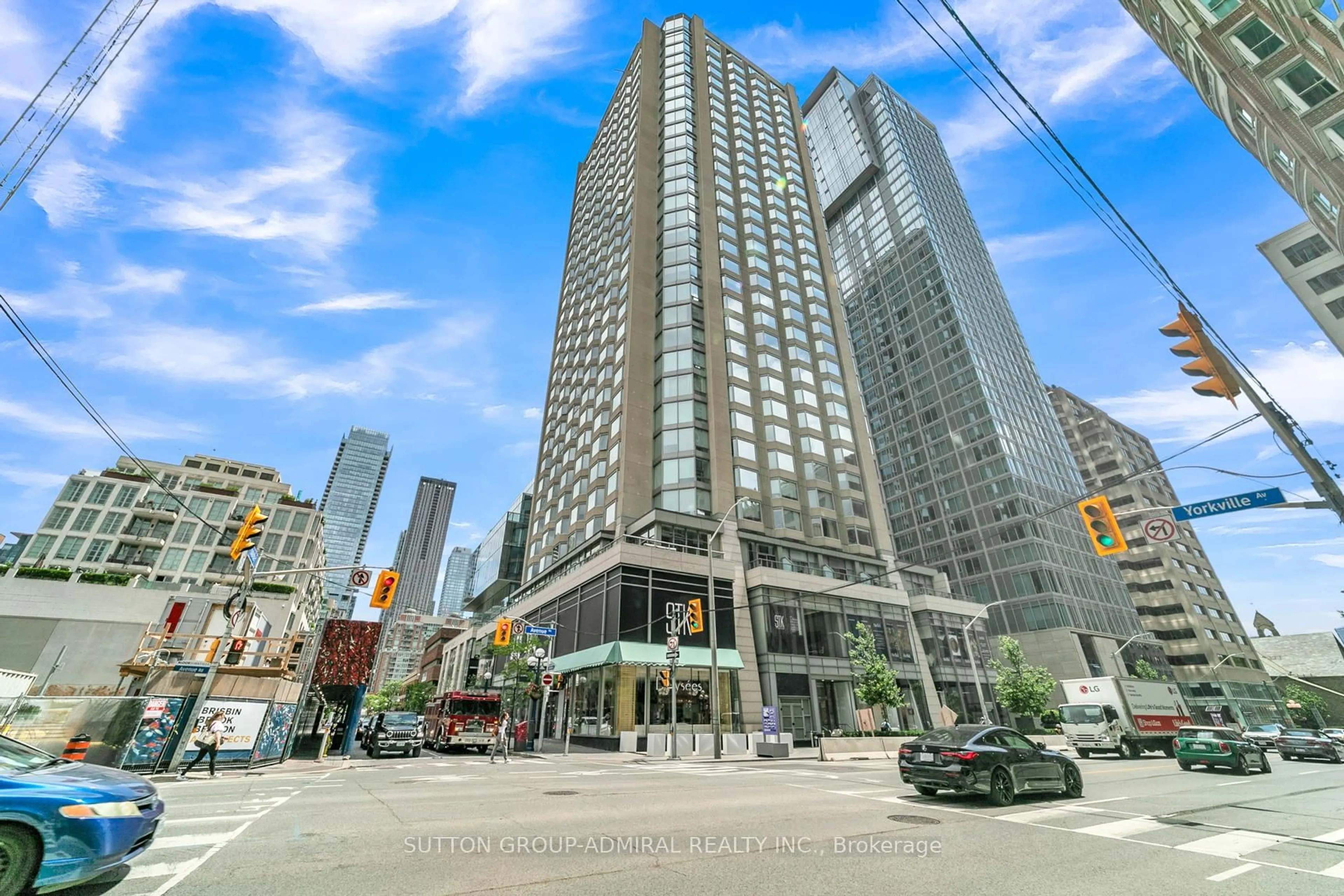 Indoor foyer for 155 YORKVILLE Ave #1908, Toronto Ontario M5R 1C4
