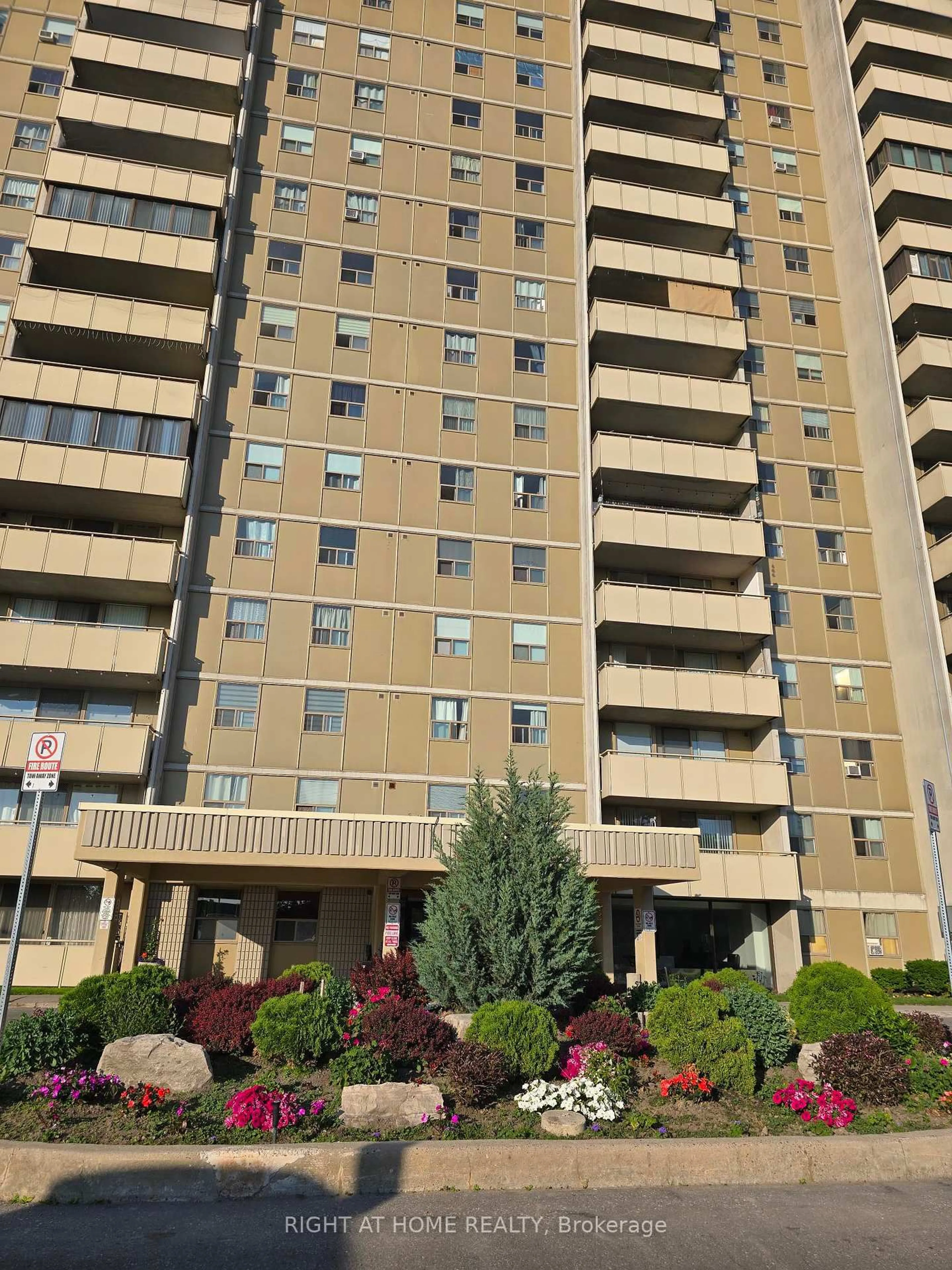 Unknown for 1338 York Mills Rd #1808, Toronto Ontario M3A 3M3