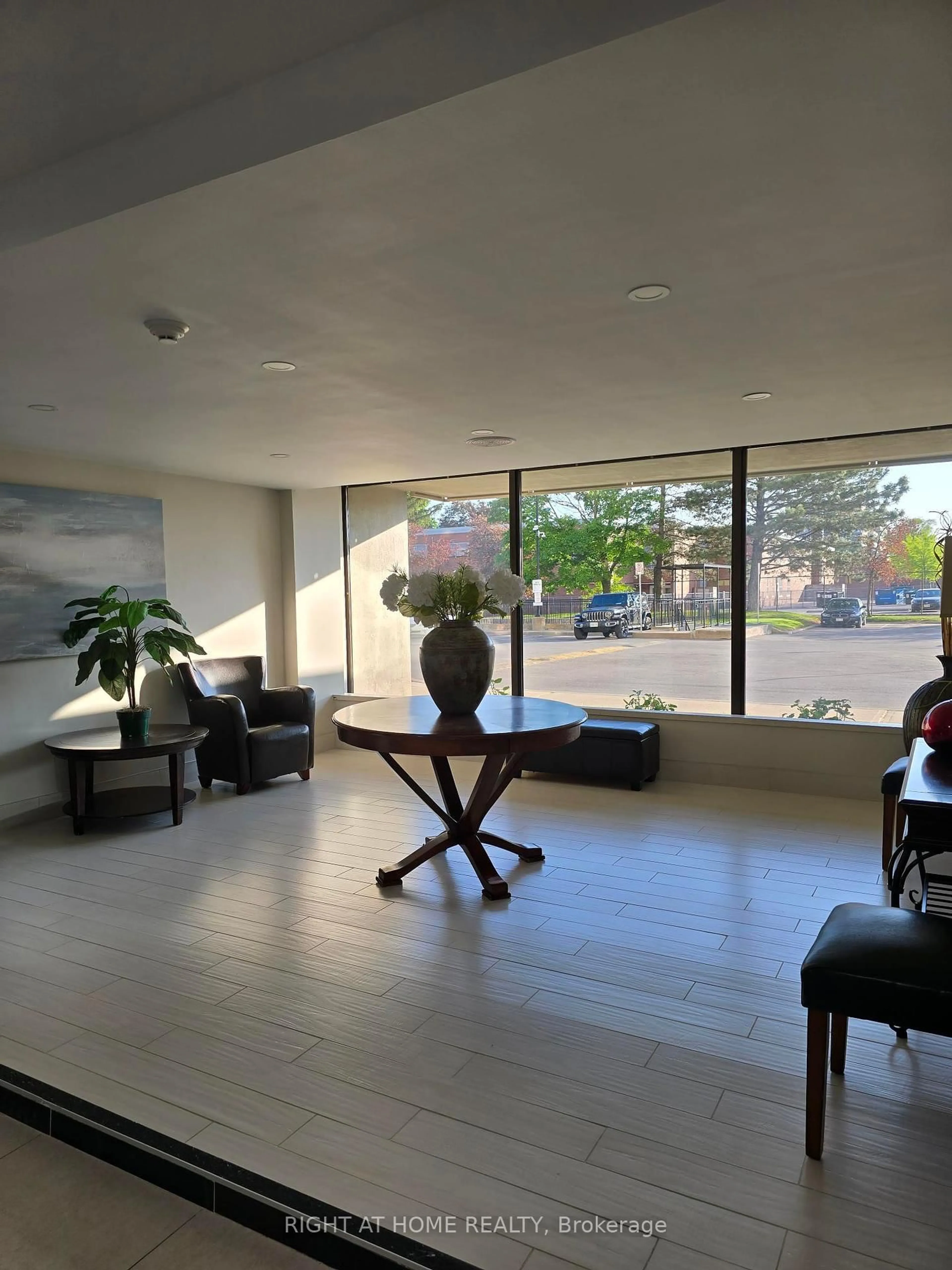 Lobby for 1338 York Mills Rd #1808, Toronto Ontario M3A 3M3