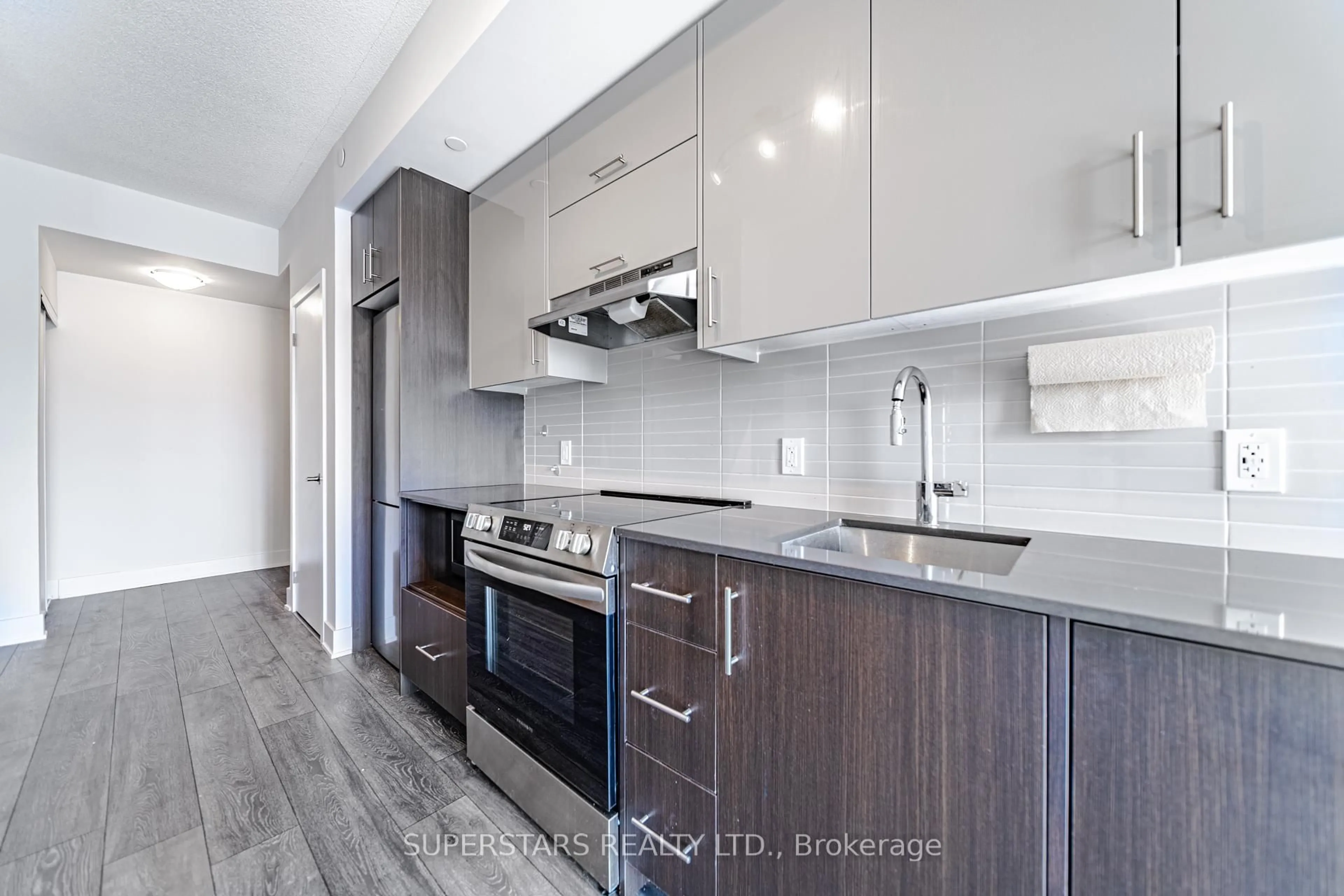 Standard kitchen, unknown for 188 Fairview Mall Dr #2216, Toronto Ontario M2J 0H7