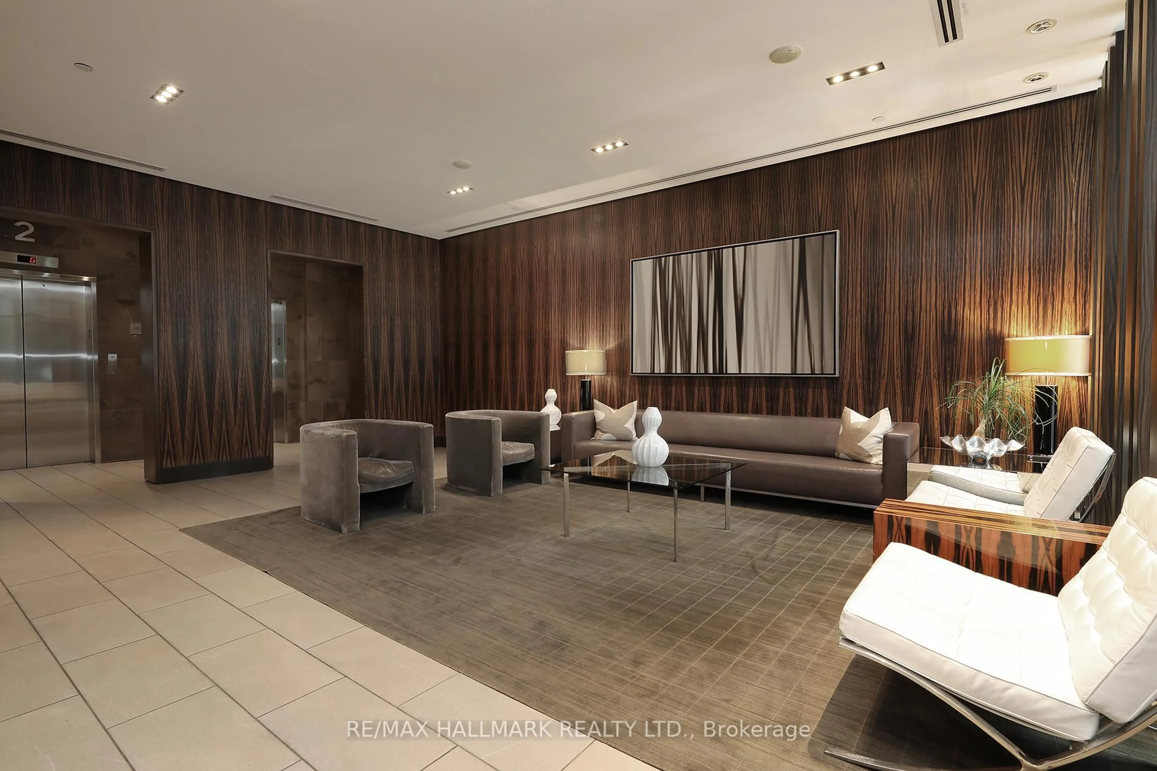 Lobby for 33 Lombard St #2406, Toronto Ontario M5C 3H8