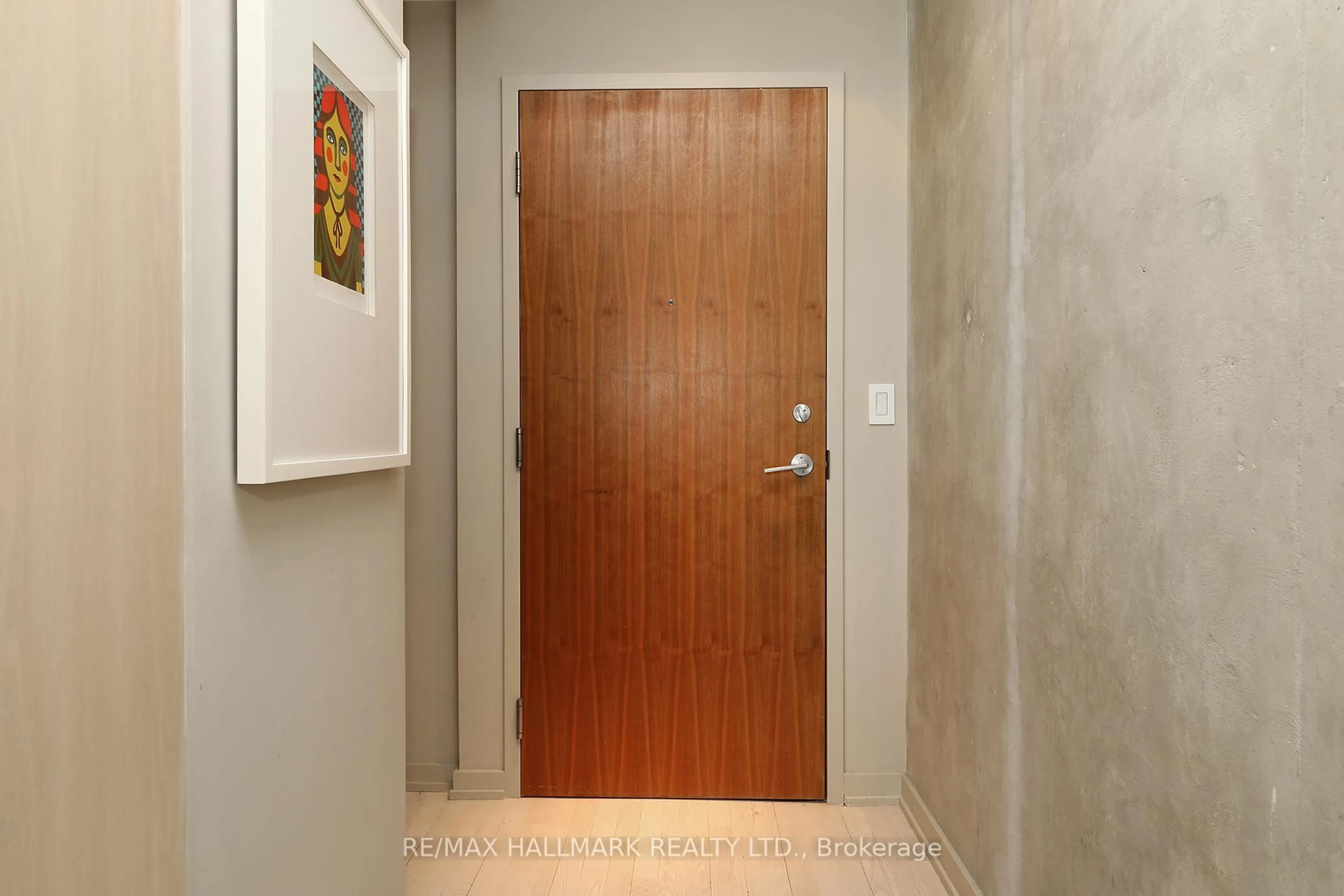 Indoor entryway for 33 Lombard St #2406, Toronto Ontario M5C 3H8