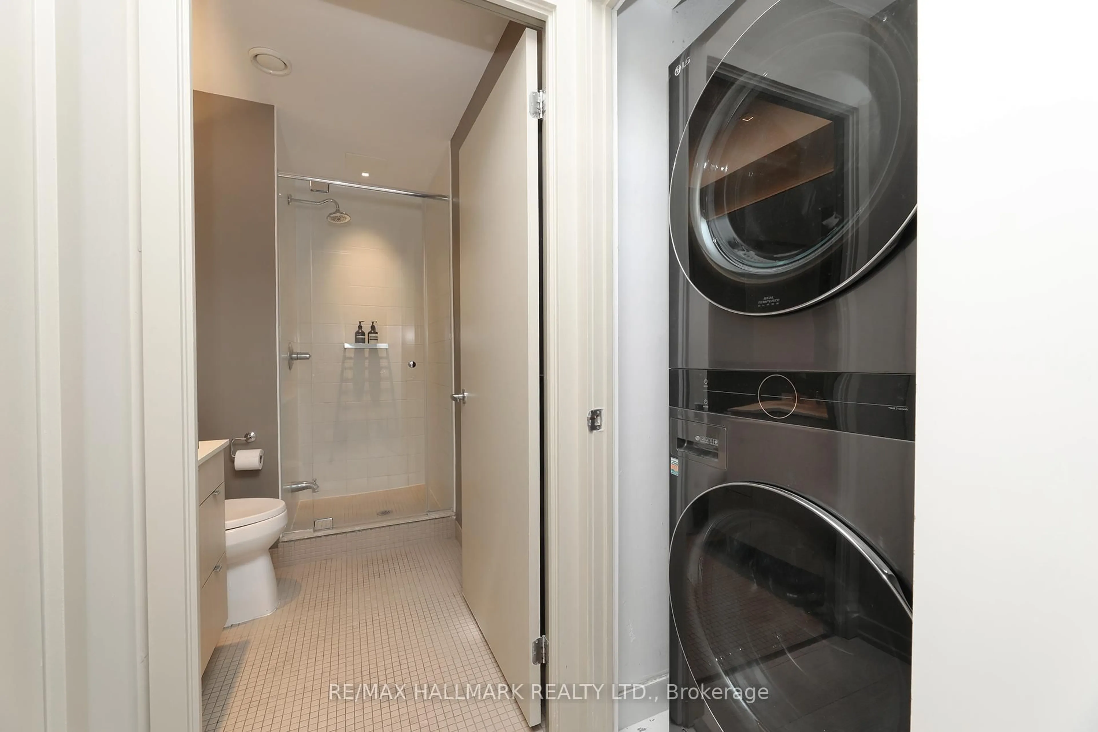 Laundry room for 33 Lombard St #2406, Toronto Ontario M5C 3H8