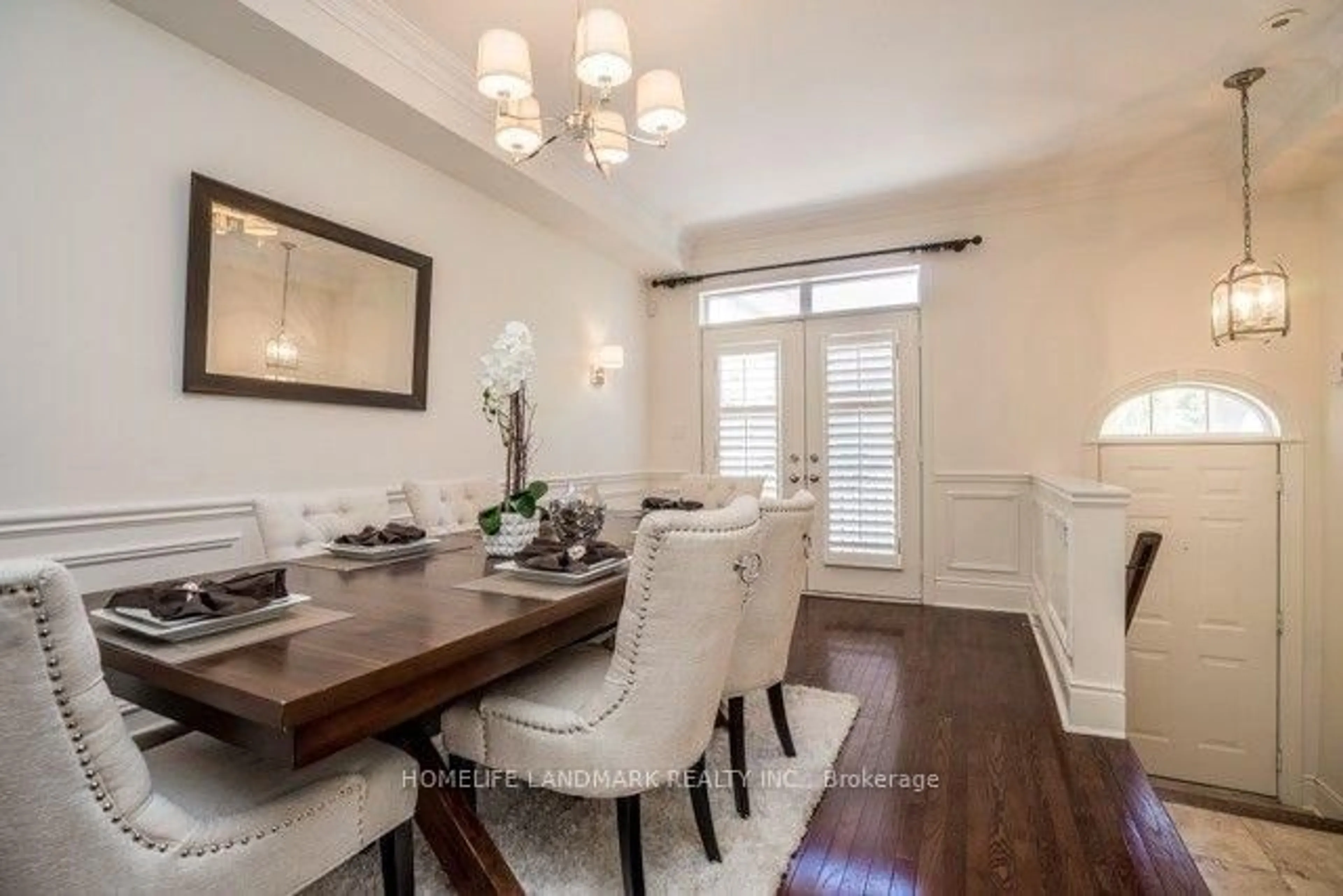 Dining room, wood/laminate floor for 2 Espana Lane, Toronto Ontario M2N 7K8