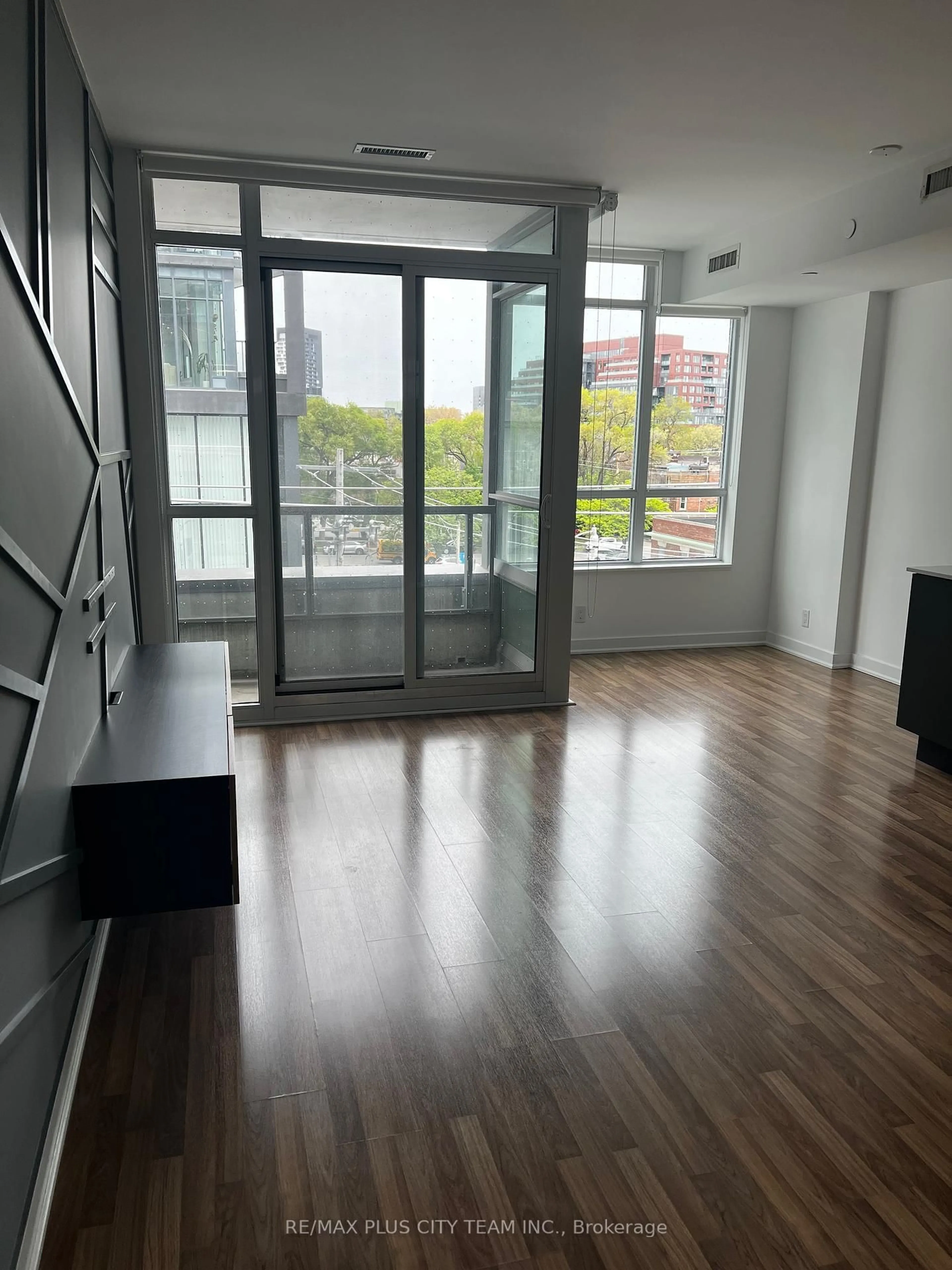 A pic of a room for 120 Parliament St #413, Toronto Ontario M5A 0N6