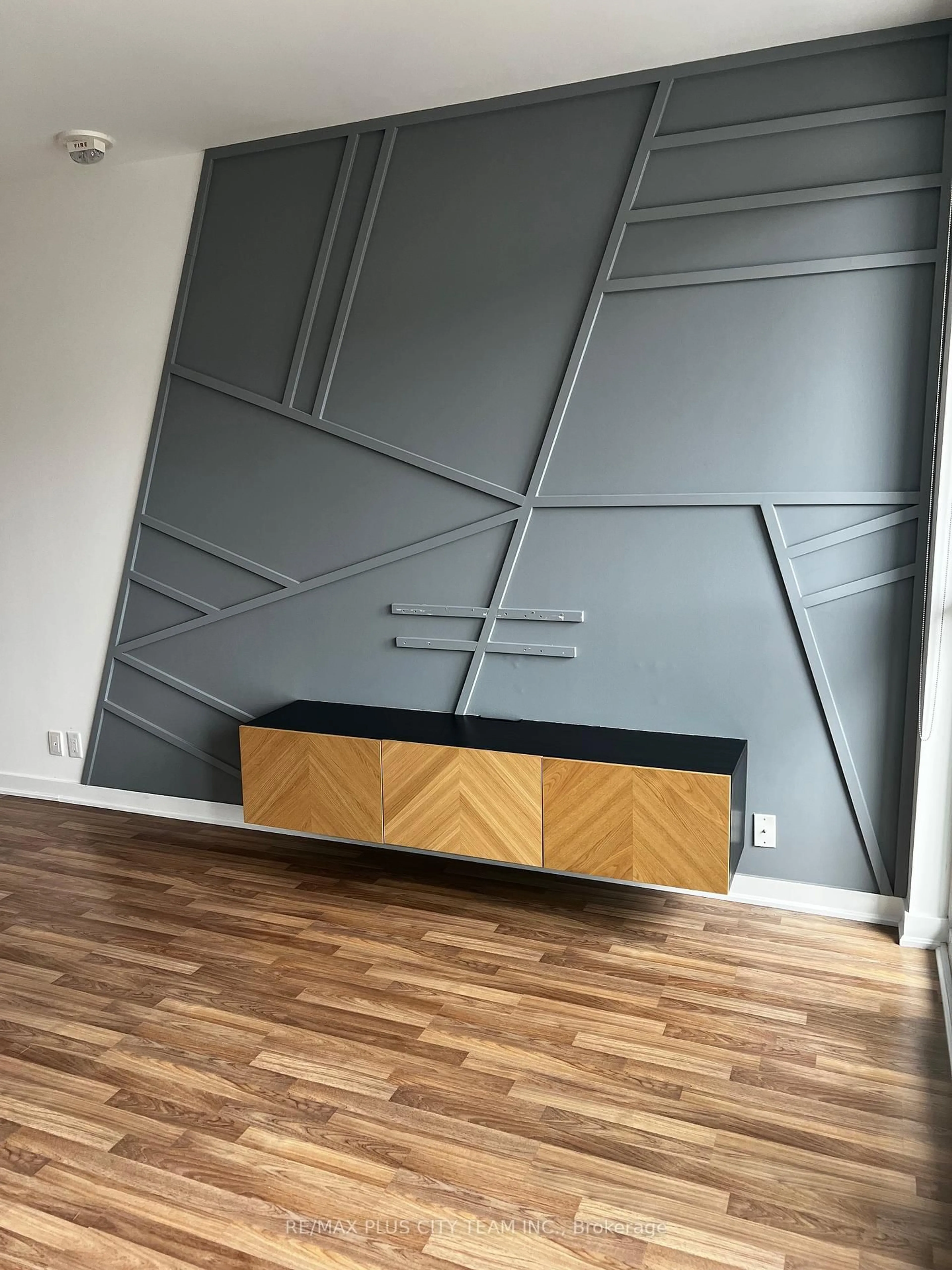 A pic of a room for 120 Parliament St #413, Toronto Ontario M5A 0N6