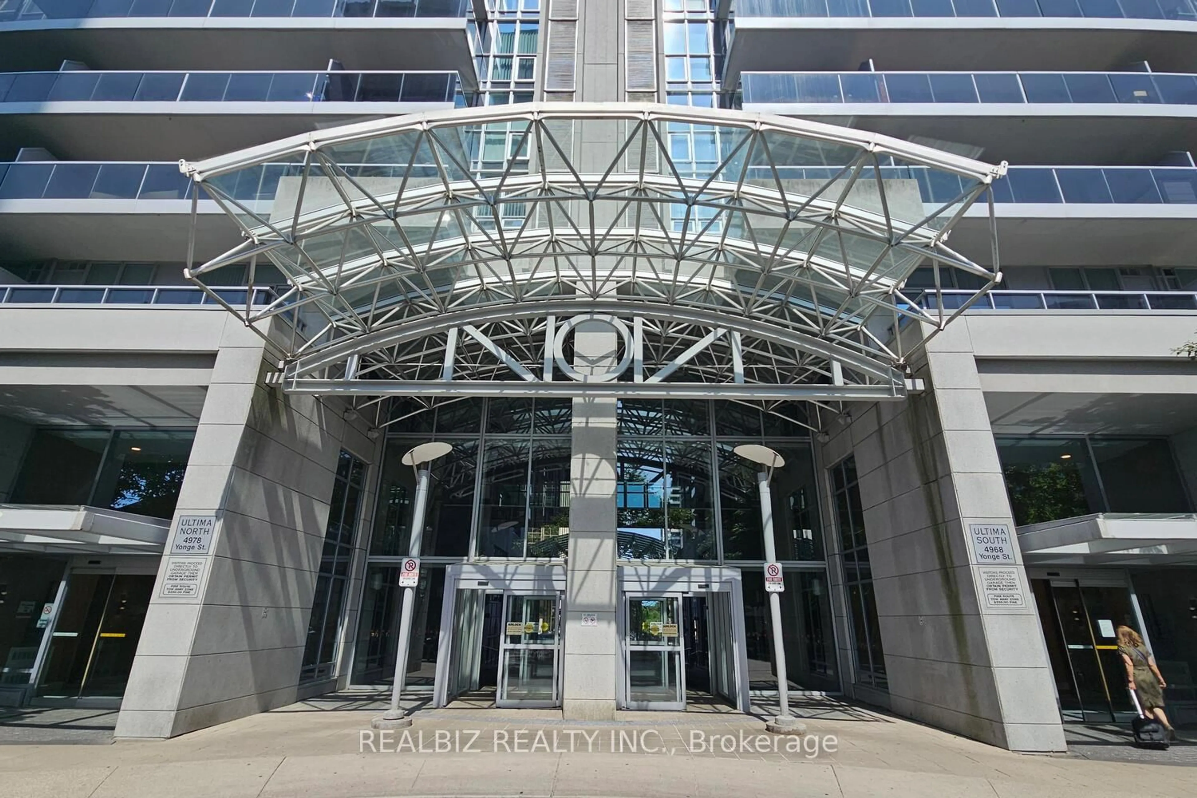 Indoor foyer for 4968 Yonge St #2116, Toronto Ontario M2N 7G9