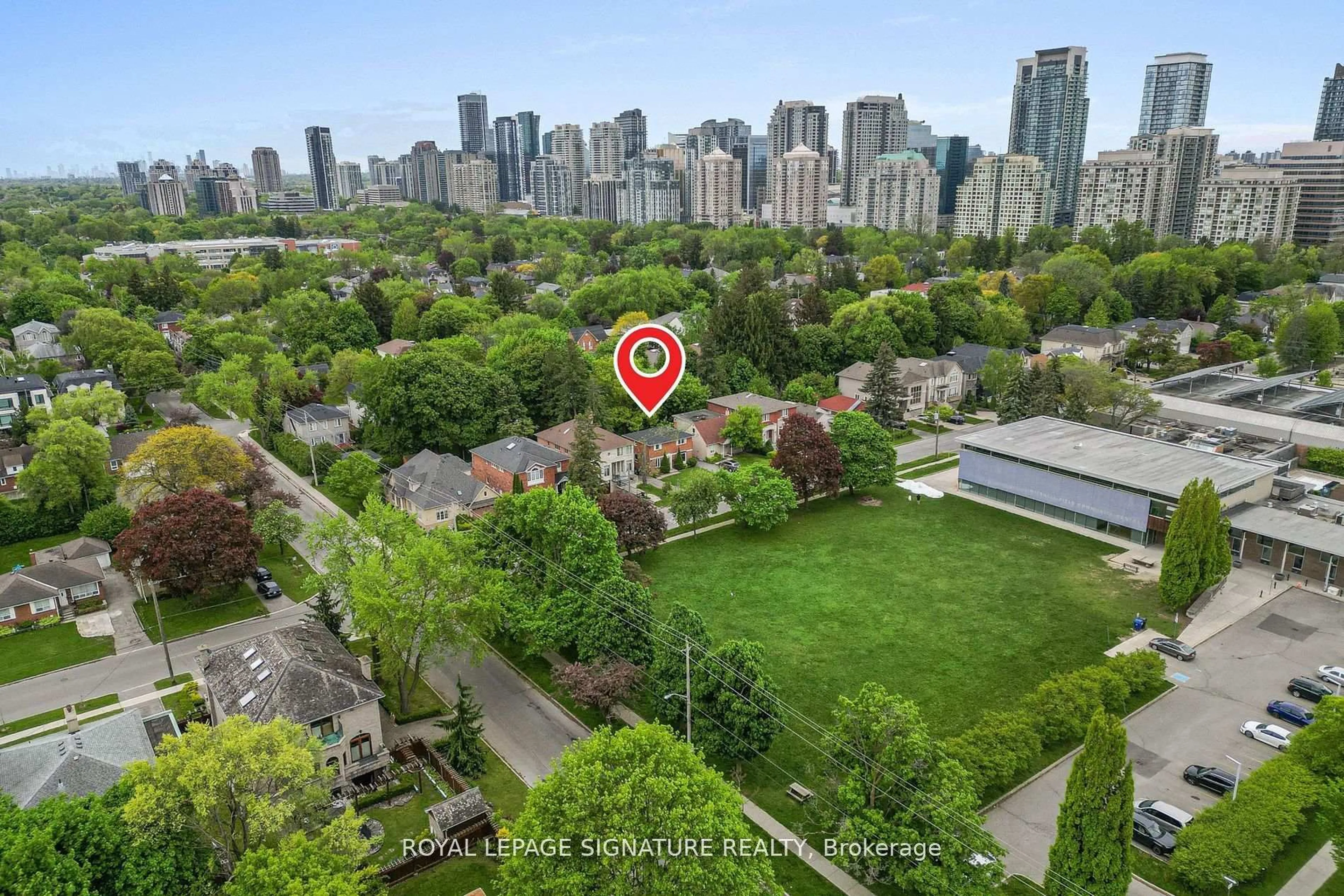 A pic from outside/outdoor area/front of a property/back of a property/a pic from drone, city buildings view from balcony for 115 McKee Ave, Toronto Ontario M2N 4C2
