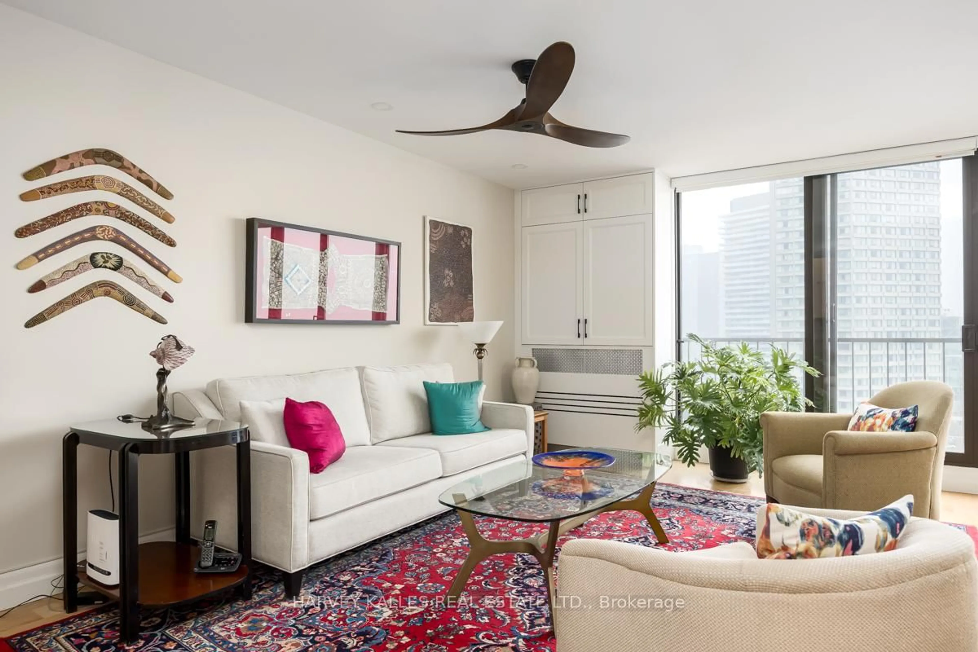 Living room with furniture, carpet floor for 33 Harbour Sq #1605, Toronto Ontario M5J 2G2