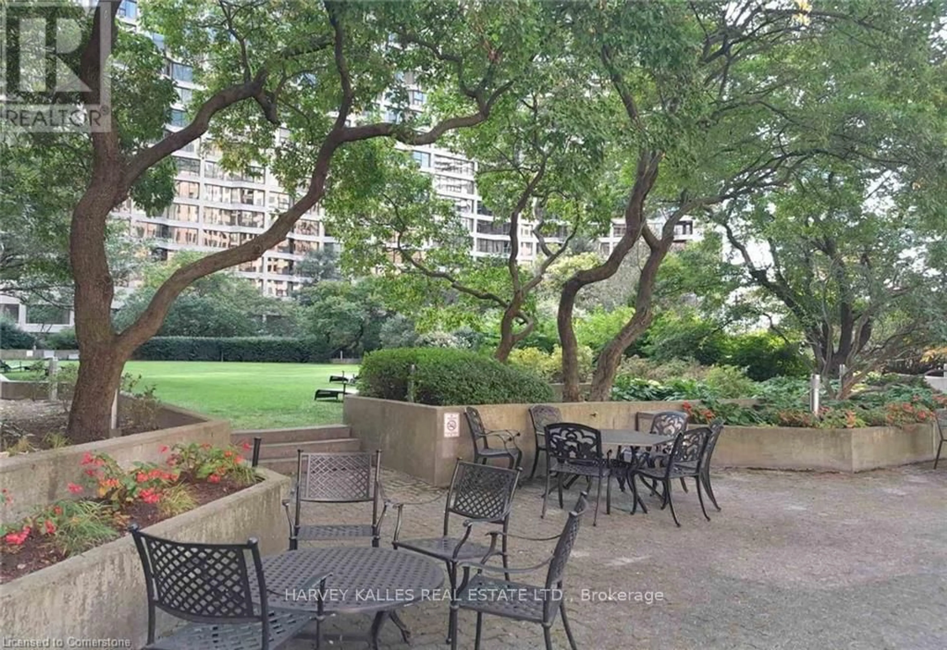 Patio, unknown for 33 Harbour Sq #1605, Toronto Ontario M5J 2G2
