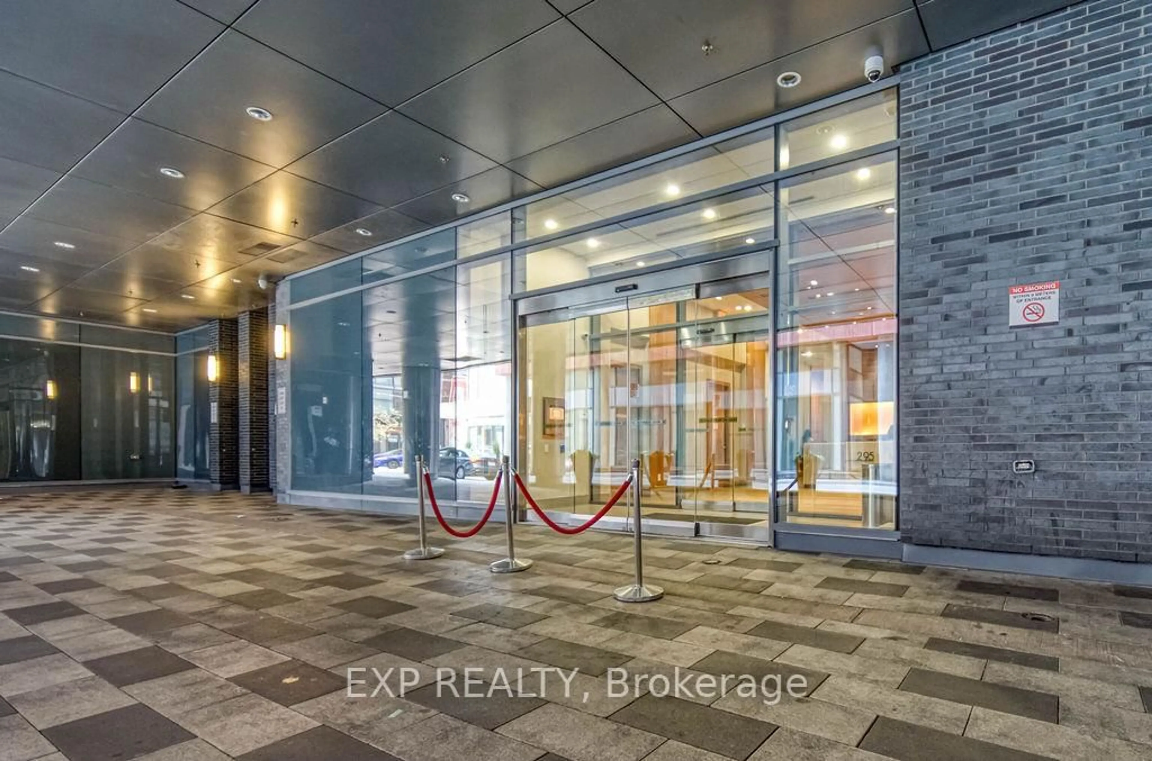 Indoor foyer for 295 Adelaide St #510, Toronto Ontario M5V 0L4