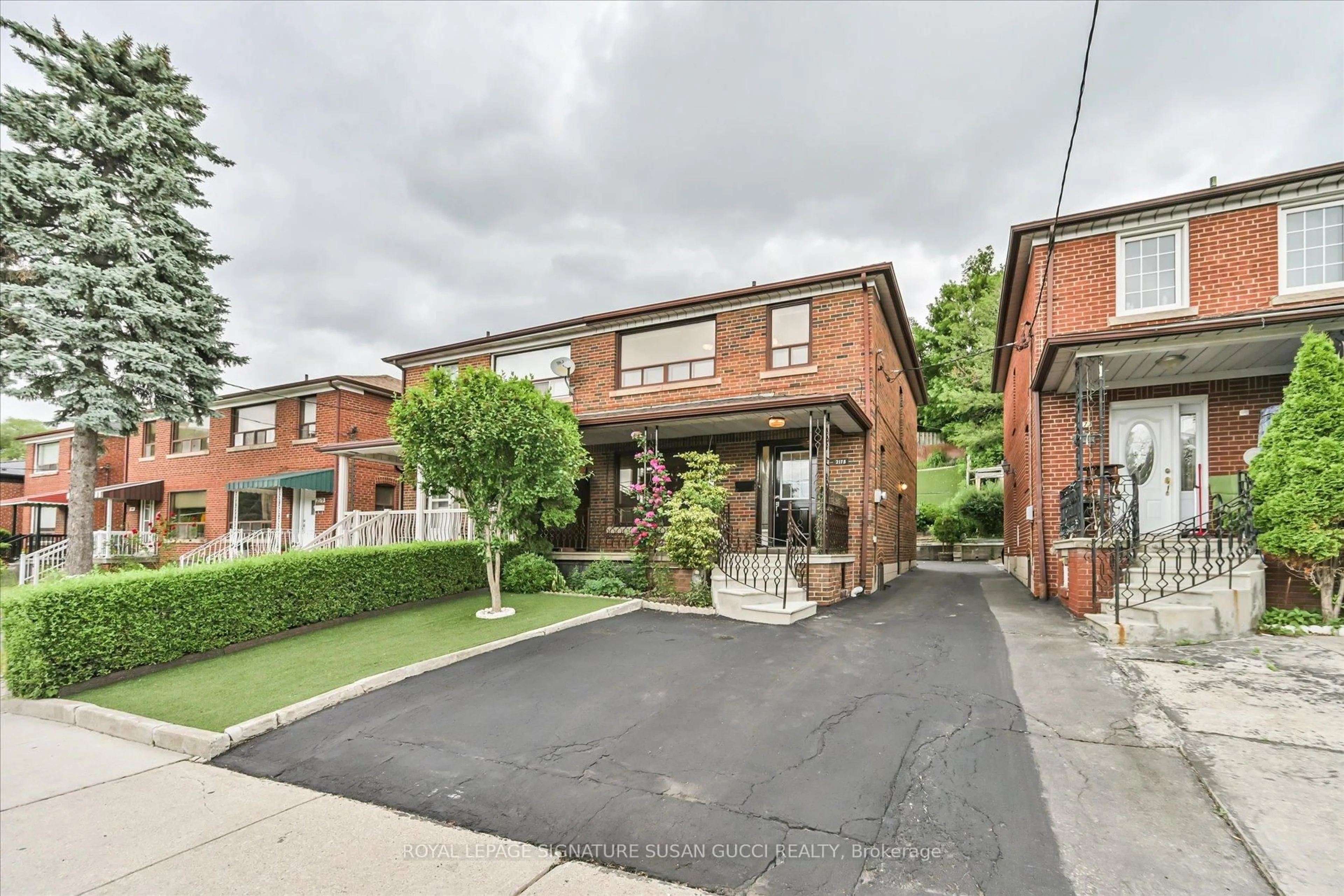 Home with brick exterior material, street for 2175 Dufferin St, Toronto Ontario M6E 3R9