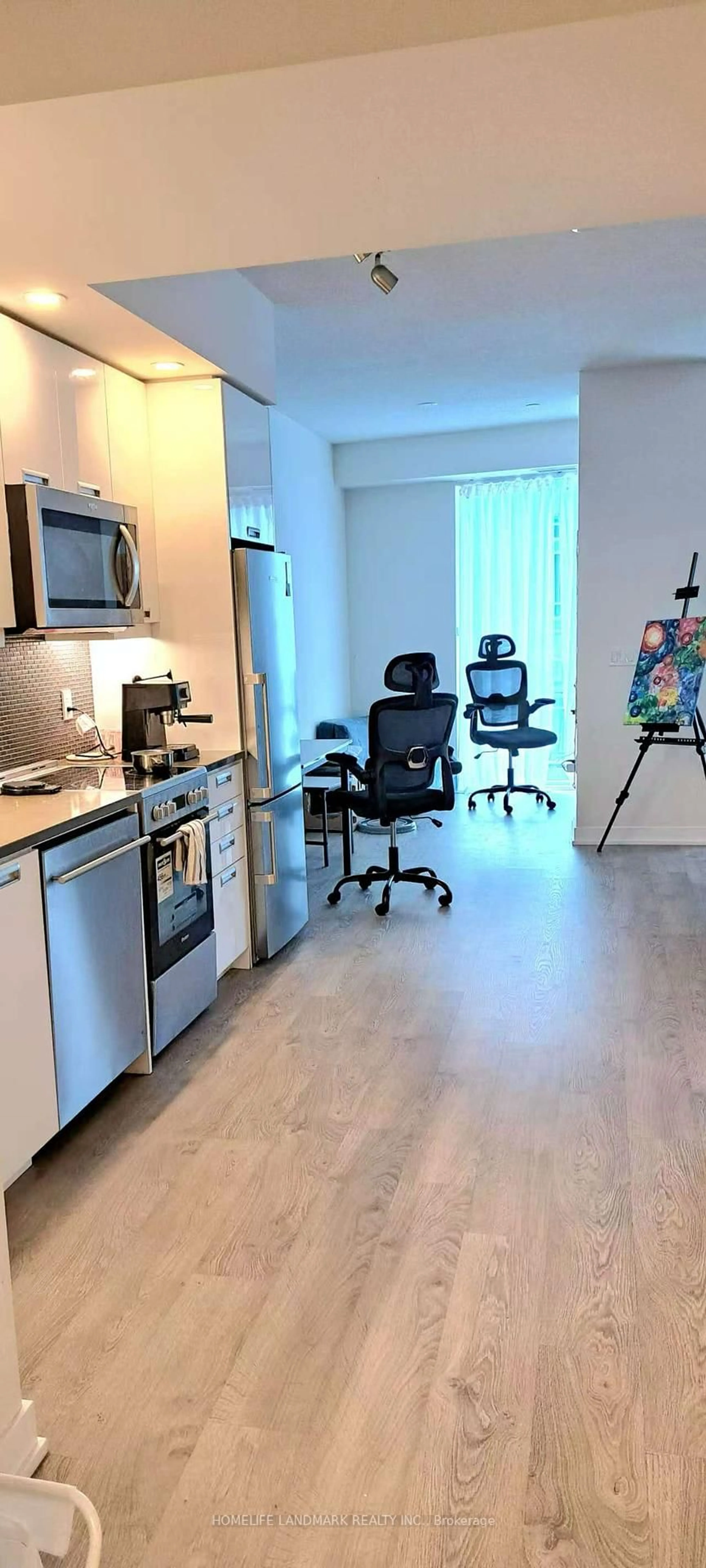 A pic of a room for 99 John St #306, Toronto Ontario M5V 0S6