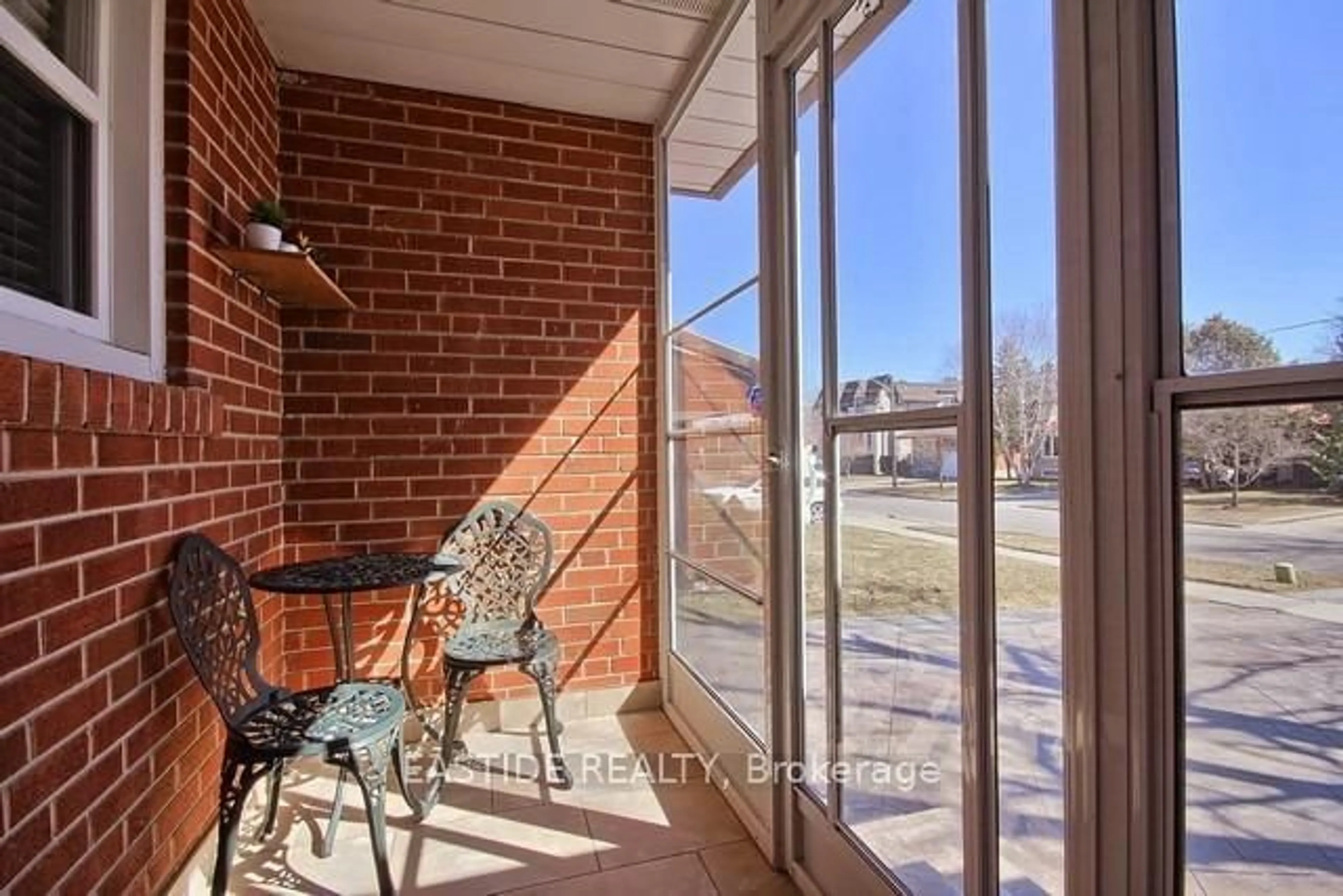 Patio, unknown for 182 Moore Park Ave, Toronto Ontario M2M 1N2