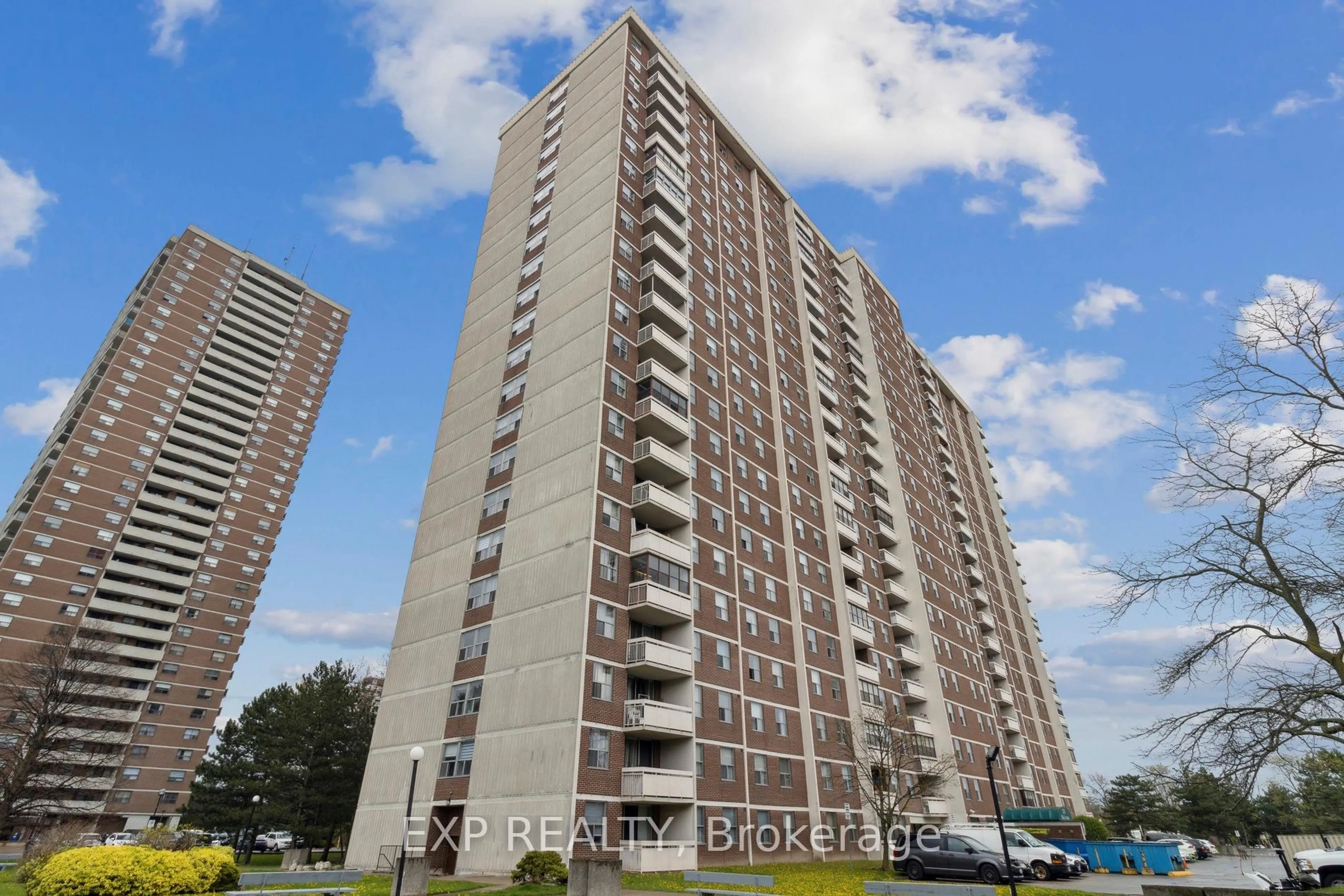 A pic from outside/outdoor area/front of a property/back of a property/a pic from drone, building for 205 Hilda Ave #510, Toronto Ontario M2M 4B1